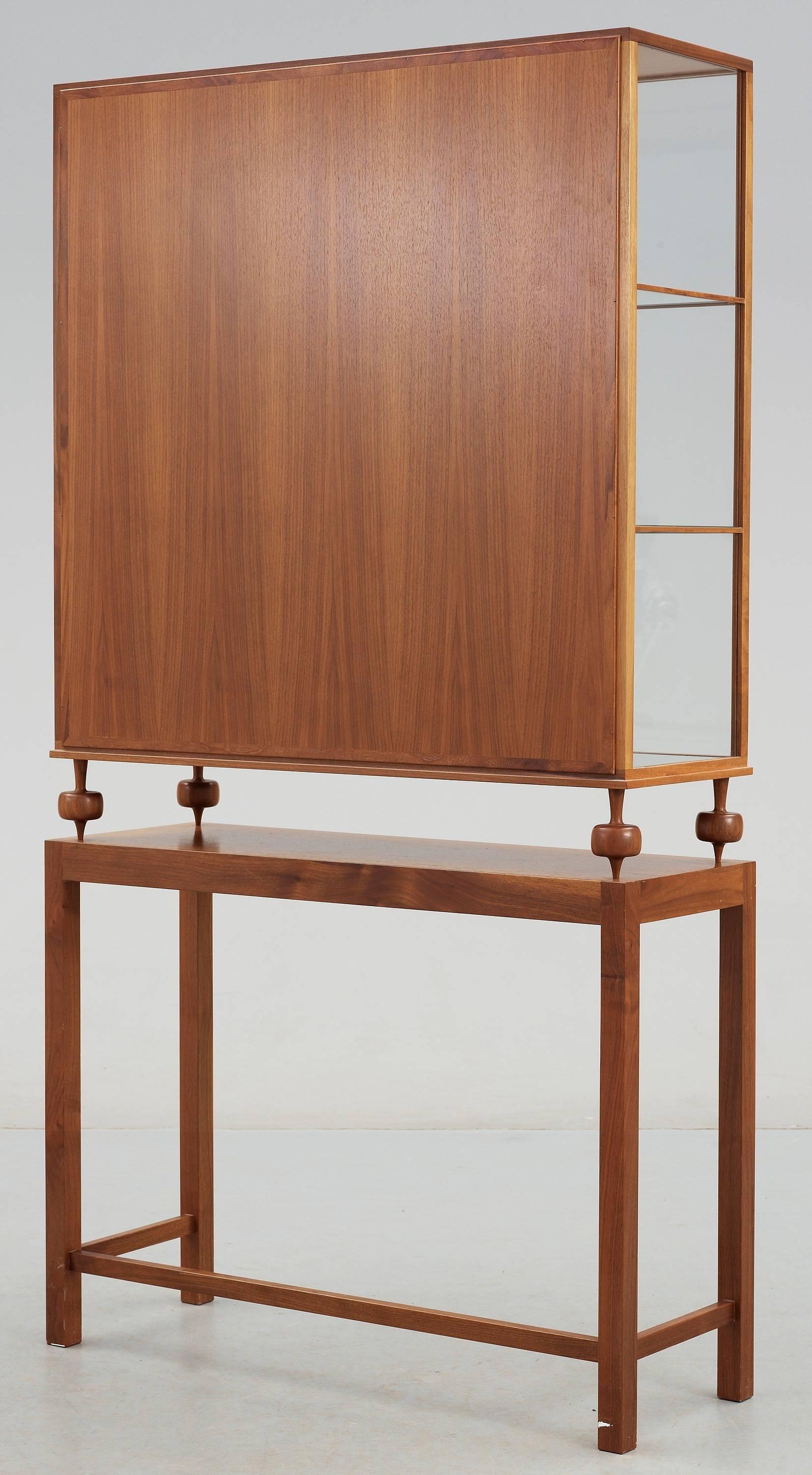 Scandinavian Modern Josef Frank Walnut Showcase Cabinet on Stand, Sweden, 1946 For Sale