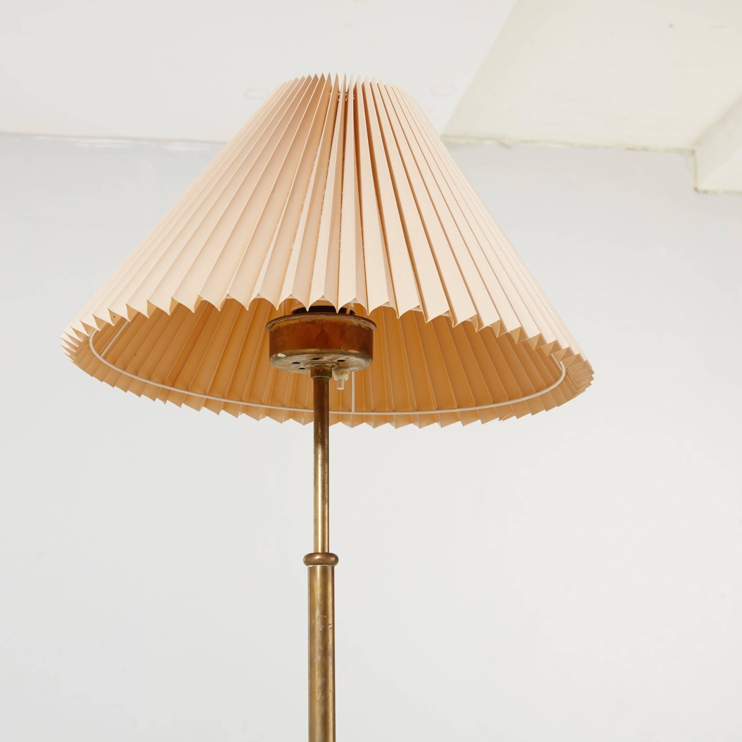 Scandinavian Modern Josef Frank Brass Floor Lamp Model 2326, Design Sweden, 1932