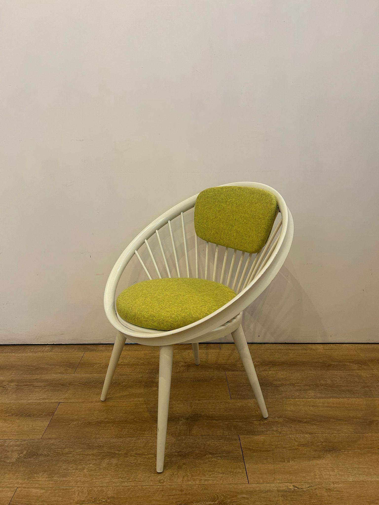 Circle Chair von Yngve Ekstrom, Schweden, 1960

Zusätzliche Informationen:
Land der Herstellung - Schweden
Entwurfszeitraum - 1960
Produktionszeitraum - 1960
Stil - Midcentury / Dänisches Design
Modell - Kreis
Designer -Yngve Ekstrom
Produzent -