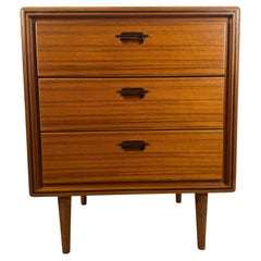 Petite commode danoise en teck à trois tiroirs, années 60