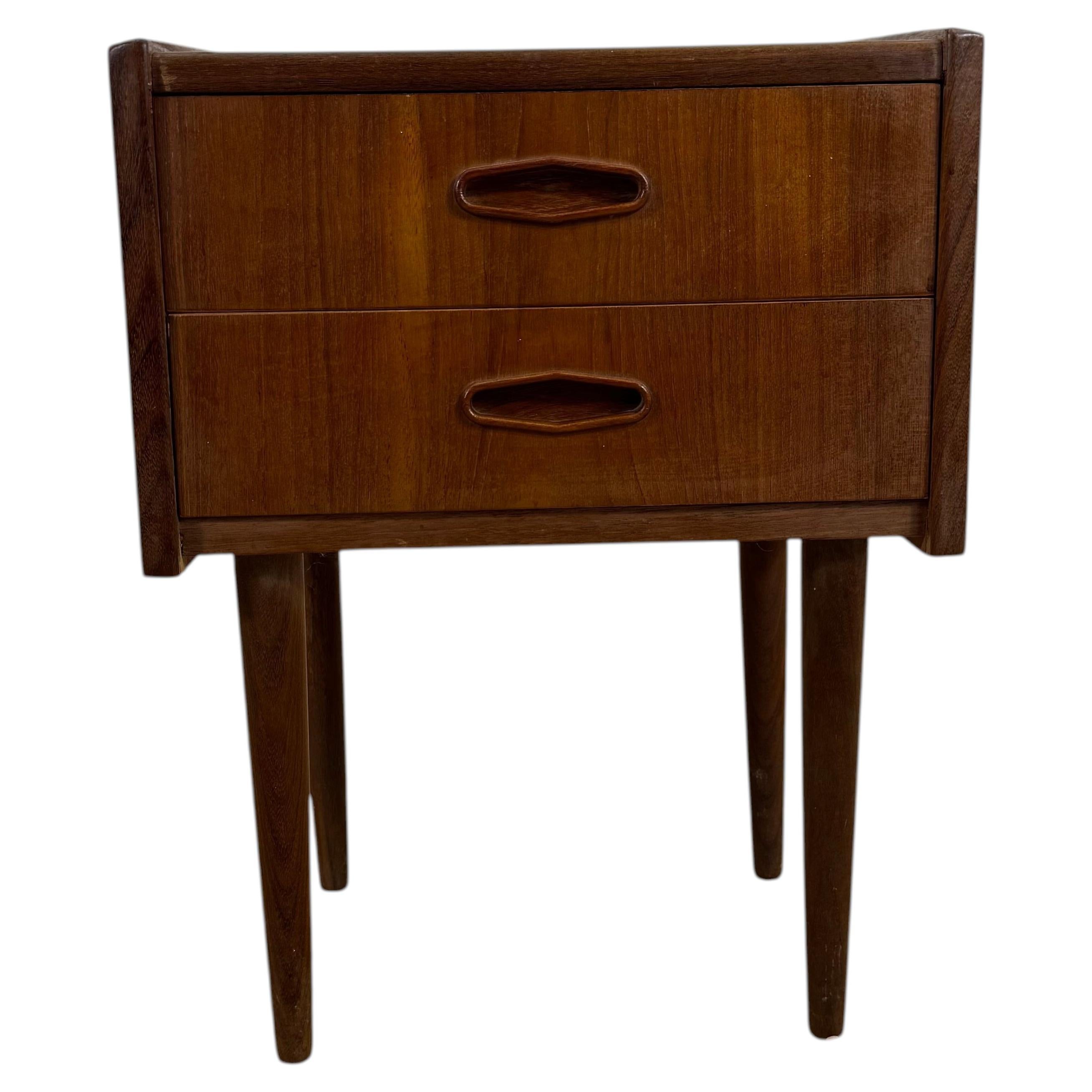 Comodino danese in teak, Scandinavian Modern anni ’60 in vendita