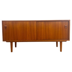 Sideboard aus Teakholz mit integriertem Plattenschrank, Dänemark 1960