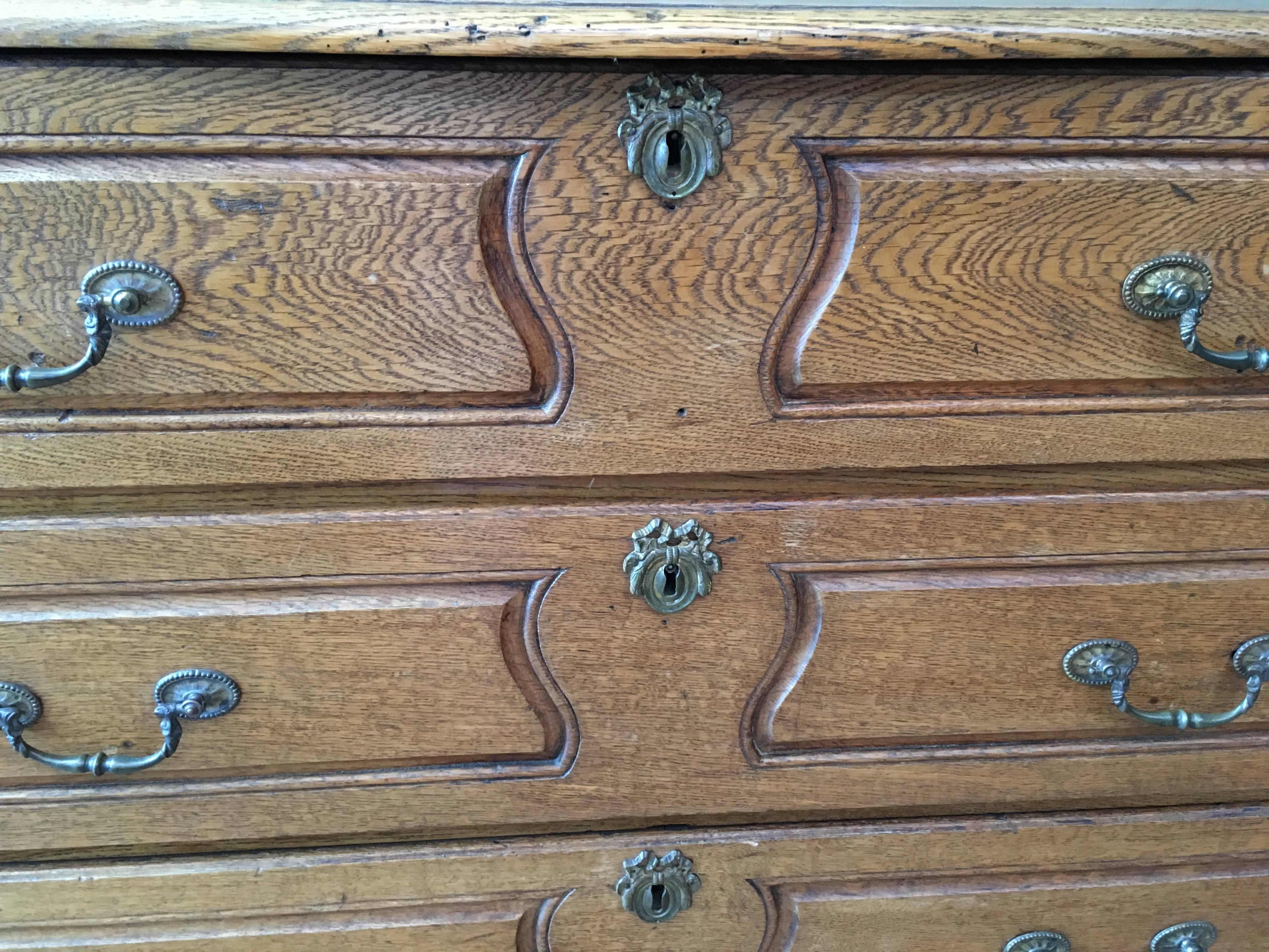 Pair of Early 18th Century Commodes For Sale 3