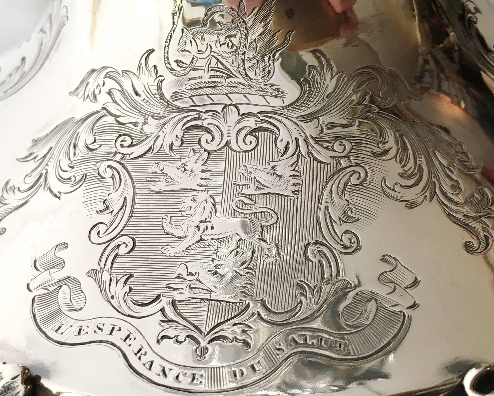 Victorian Silver Centrepiece by John Samuel Hunt In Good Condition For Sale In Hilversum, NL