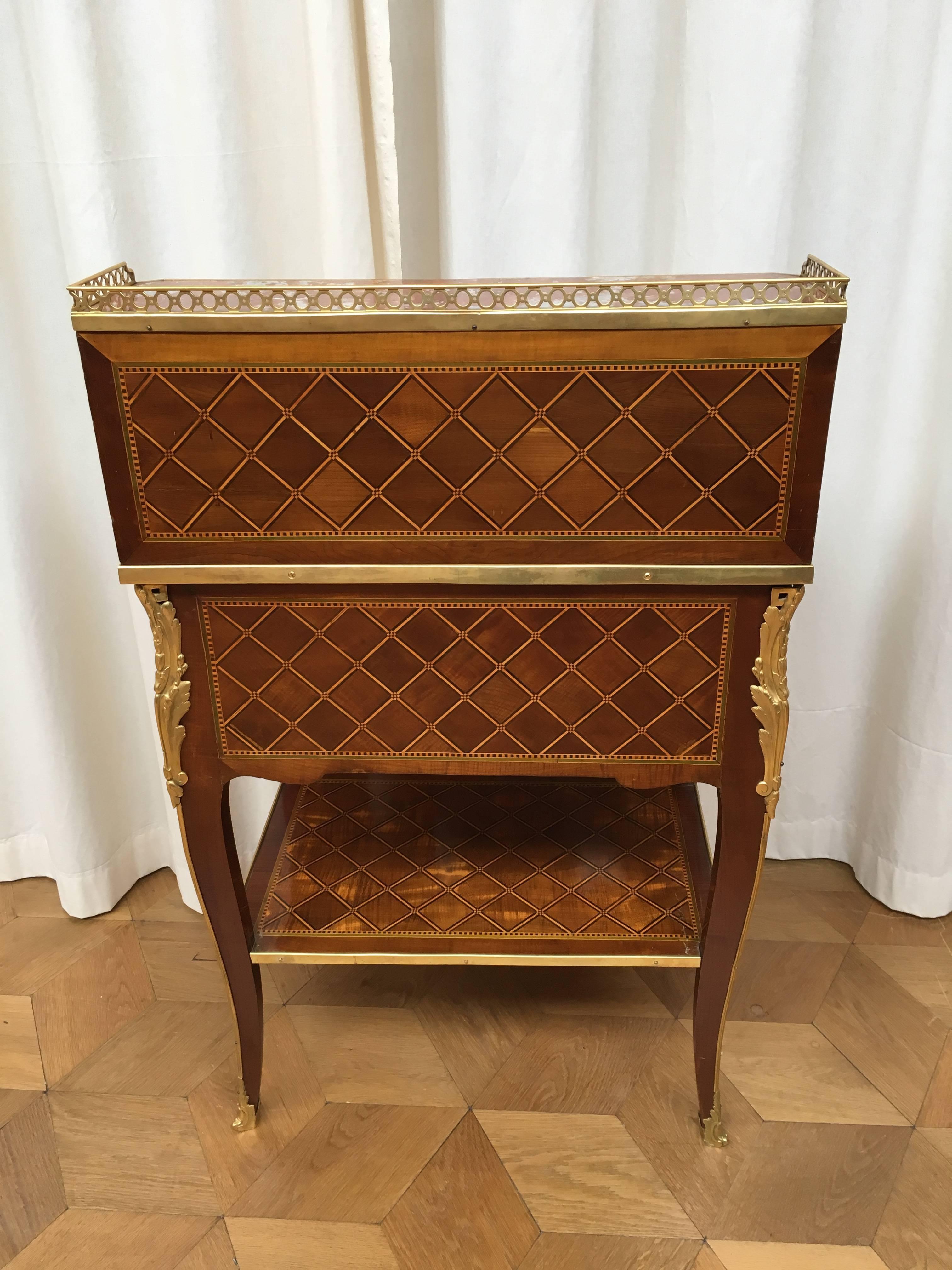 French Late Louis XV Ormolu-Mounted Sycamore and Parquetry Bonheur-du-jour For Sale
