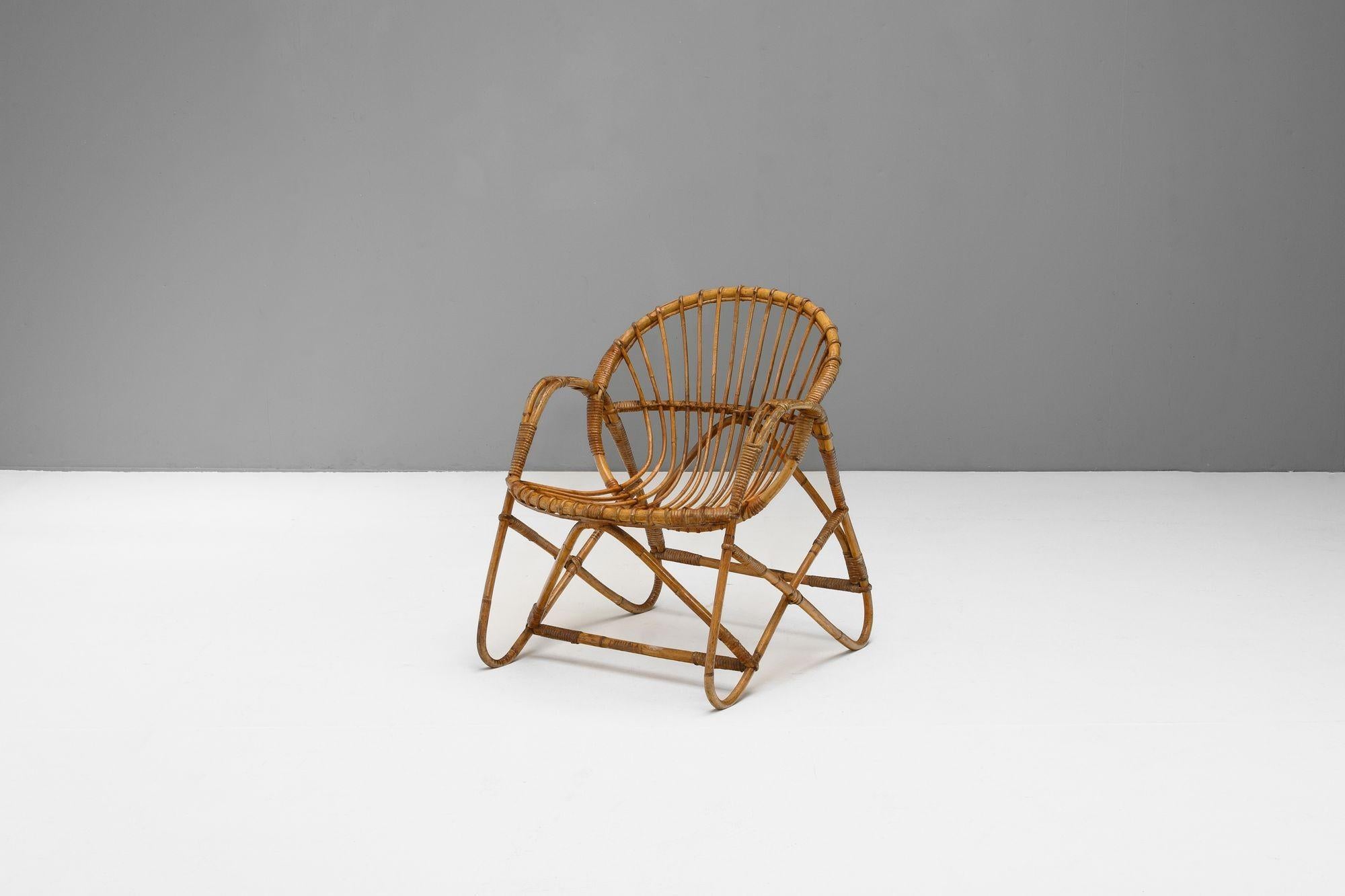 Français Paire de chaises cannées en vente
