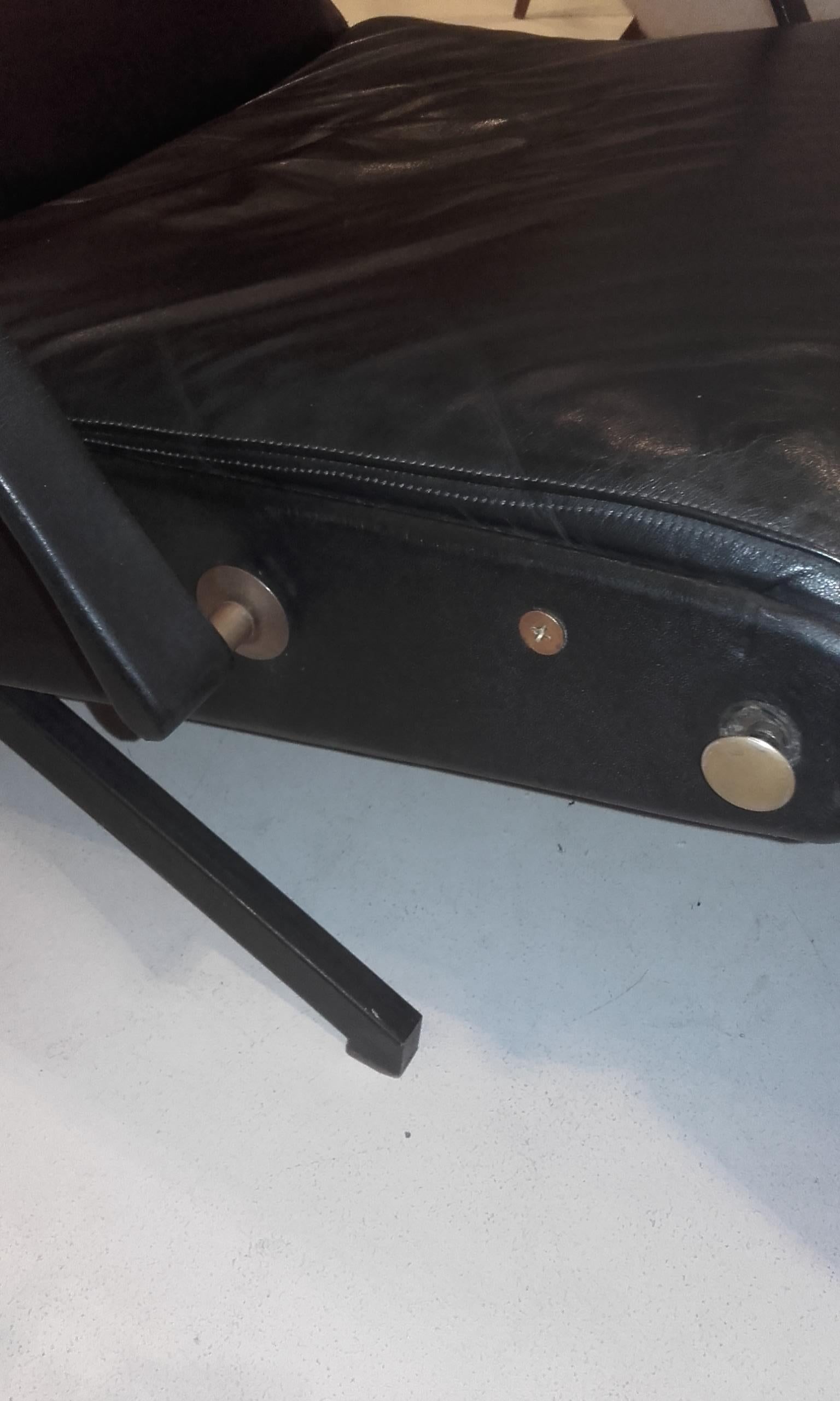 italien Fauteuil de salon modèle « P40 » d'Osvaldo Borsani en vente