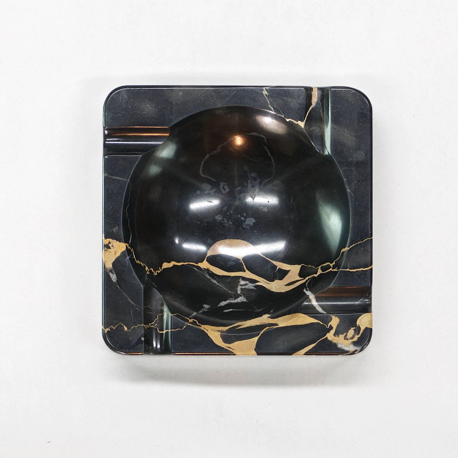 In the manner of dsigner Sergio Asti.  Ashtray in rare Italian portogold ribbon marble. Luxurious, solid and very heavy.