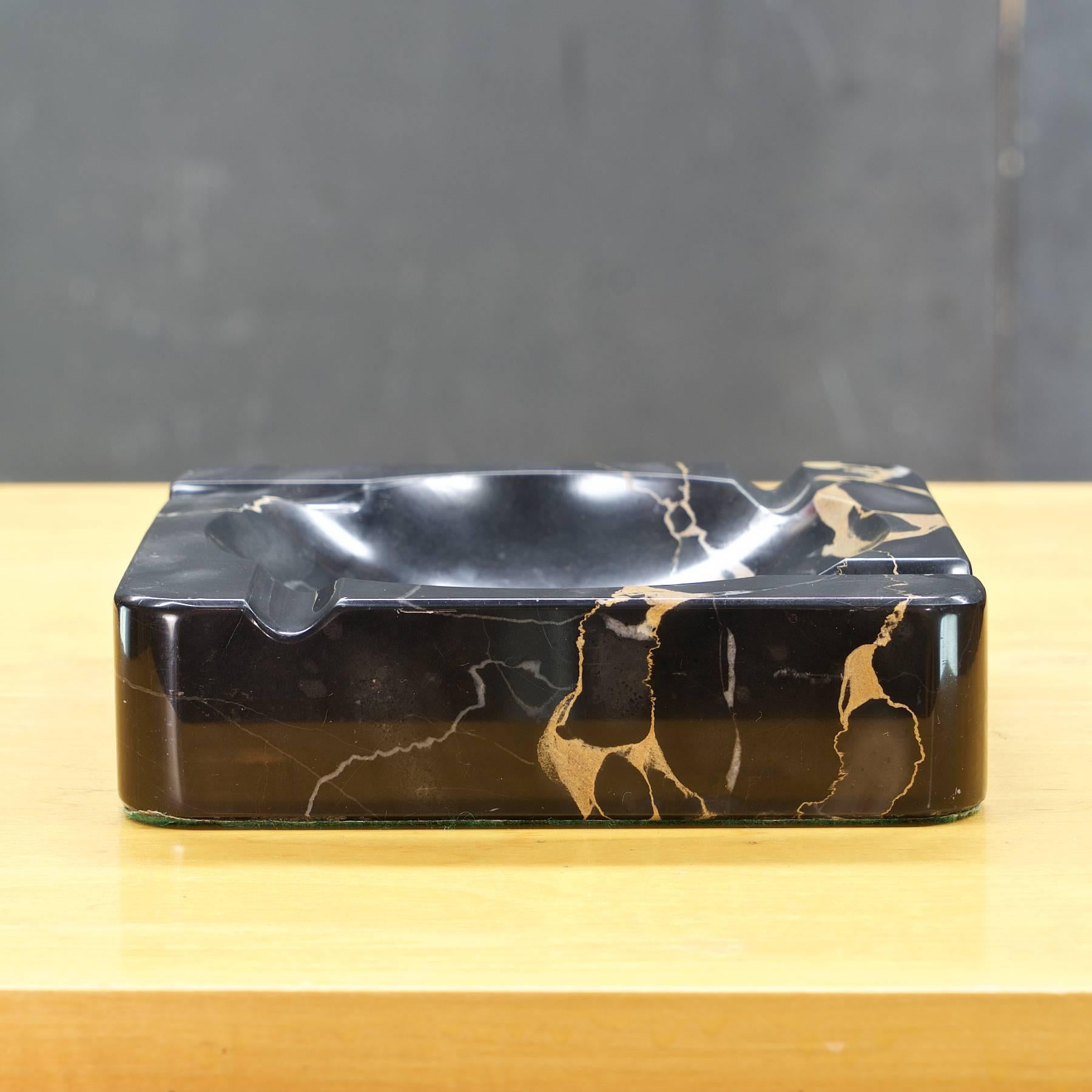 Mid-Century Modern Sergio Asti (Attrd.) Palmaria Island Black Gold Marble Cigar Ashtray 