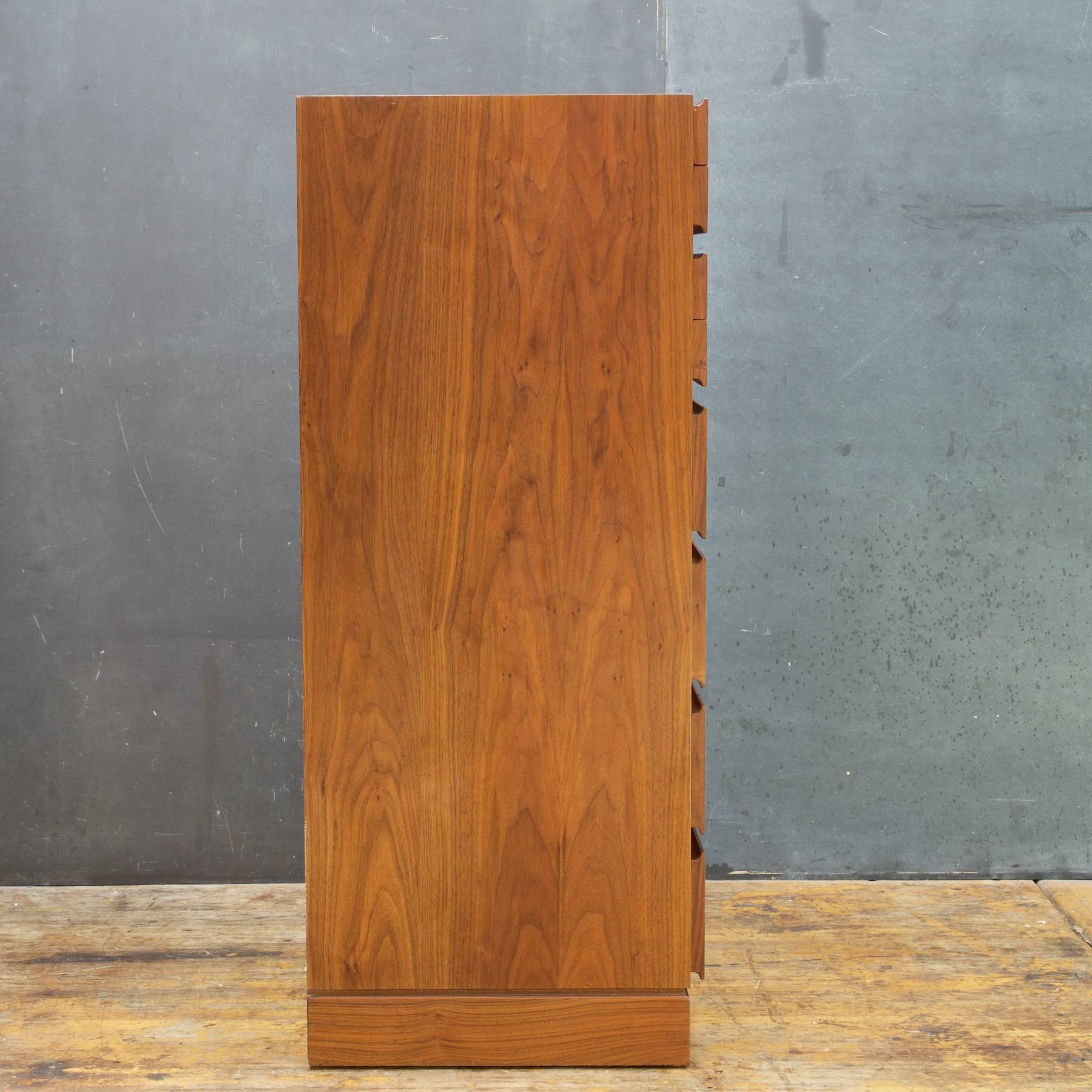 minimalist chest of drawers