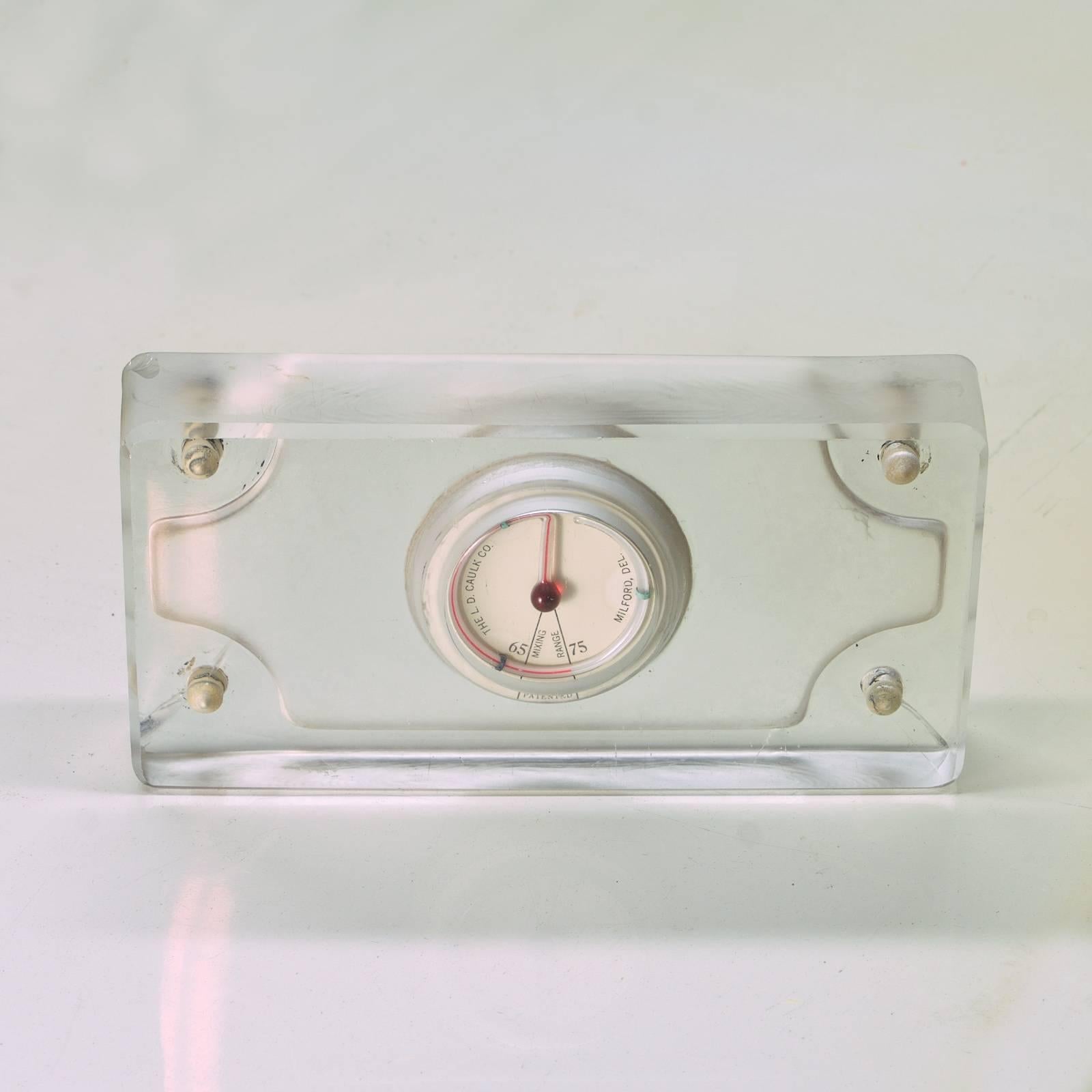 Industriel Thermomètre presse-papiers de dentiste avec plaque en verre des années 1920 en vente