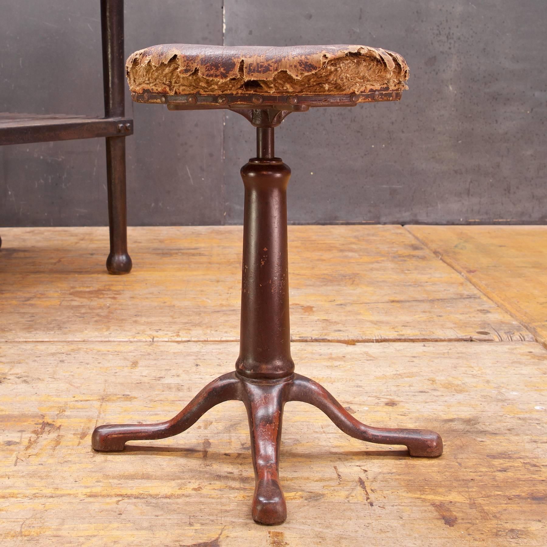 High Victorian Era Cooper & Sons Tatter Heavy Cast Iron Piano Stool In Distressed Condition In Hyattsville, MD