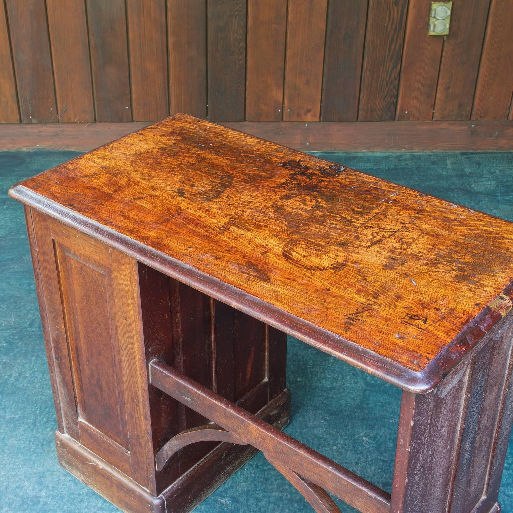 Late 19th Century 19th Century Victorian Petite Oak Writing Desk Table Bohemian Globe Brownstone