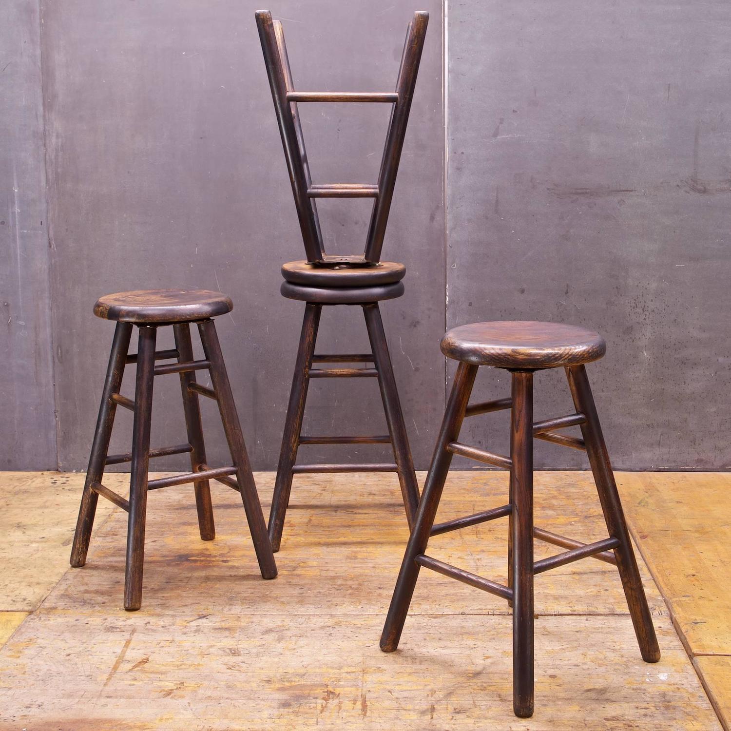 Old Line Tavern Staved Oak Swivel Bar Stools at 1stdibs
