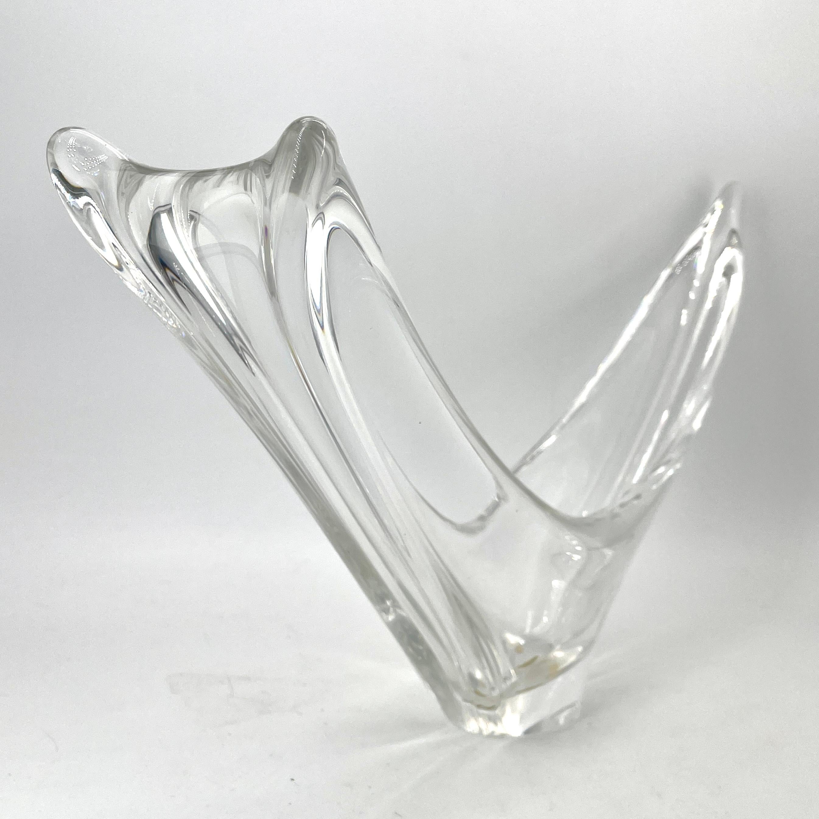 Mid-Century moderno Centrotavola a coda di rondine in cristallo d'arte Daum d'annata, metà del secolo scorso in vendita