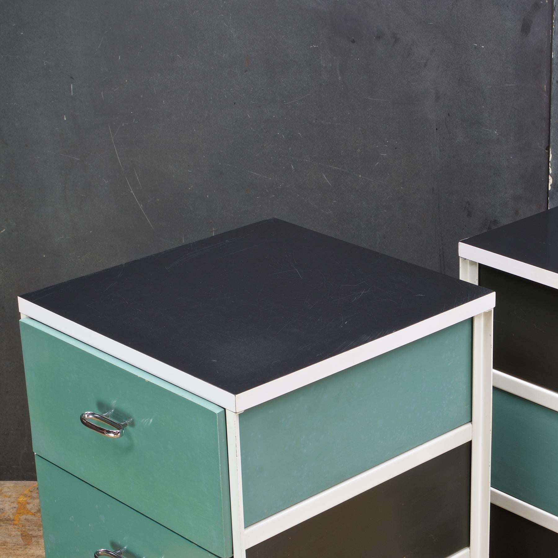 Aqua Green Steel Frame Nightstand Bedside Dresser George Nelson Herman Miller (Mitte des 20. Jahrhunderts)