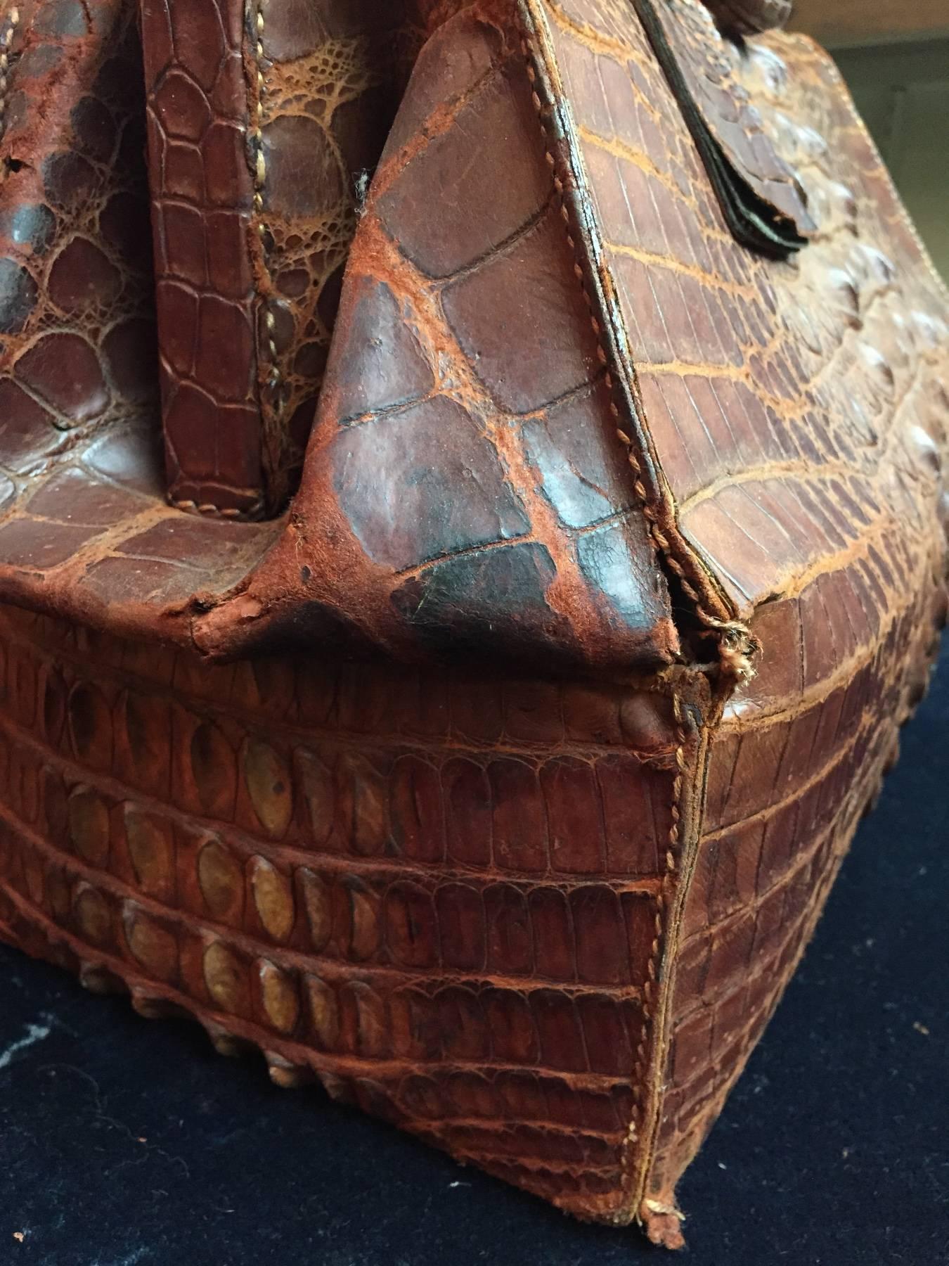 Cast Victorian Crocodile Doctor's Hand Bag Luggage Lock Key