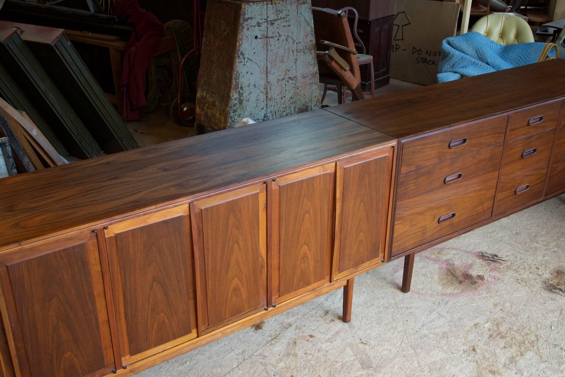 Jack Cartwright / Milo Baughman Founders Oiled Walnut Flatware Cabinet Credenza  In Good Condition In Hyattsville, MD