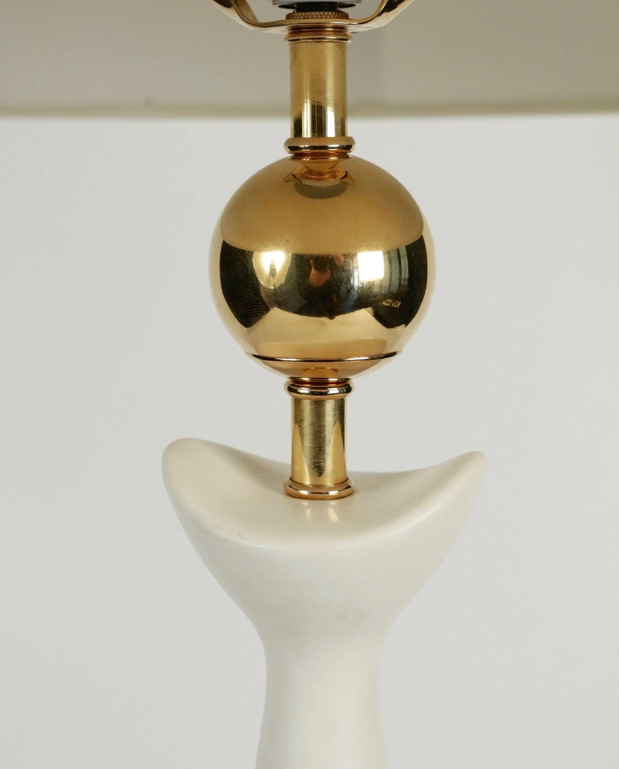 American 1950s Sculptural White Enameled Ceramic Lamp, Brass Ornaments, Gerald Thurston