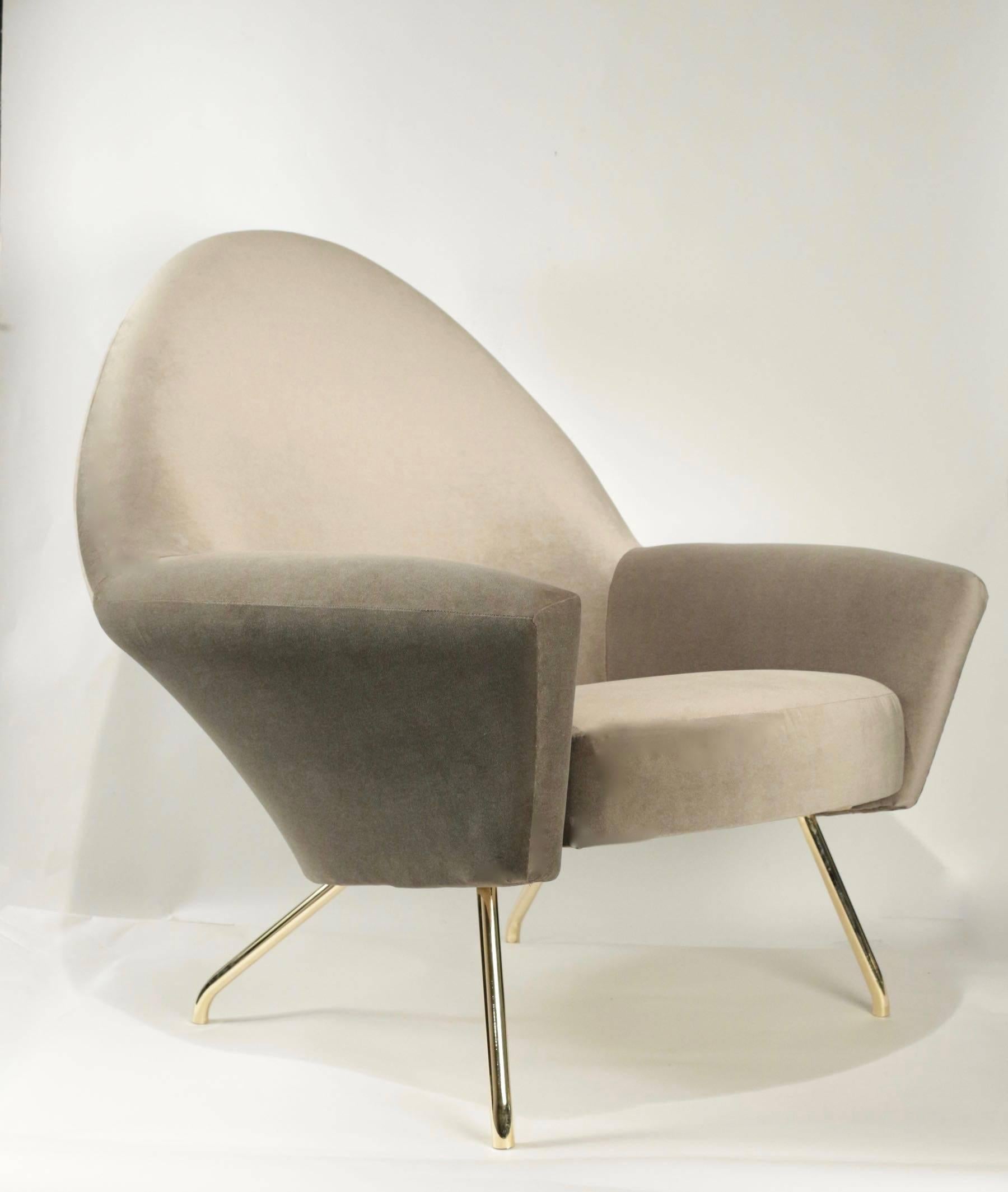 1954 living room set, model 770 by Joseph Andre Motte for Steiner.

Elegant living room set compose by two armchairs and one sofa. Remade upholstery and fabric in soft grey velvet. Iconical model of Joseph Andre Motte, he has achieved both a sleek