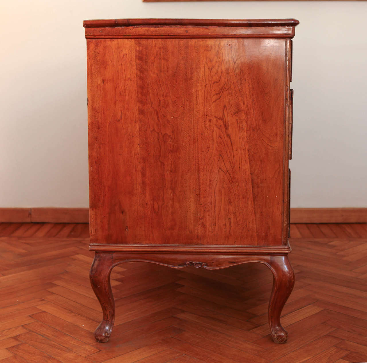Baroque Fine 18th Century Venetian Fruitwood Commodes For Sale