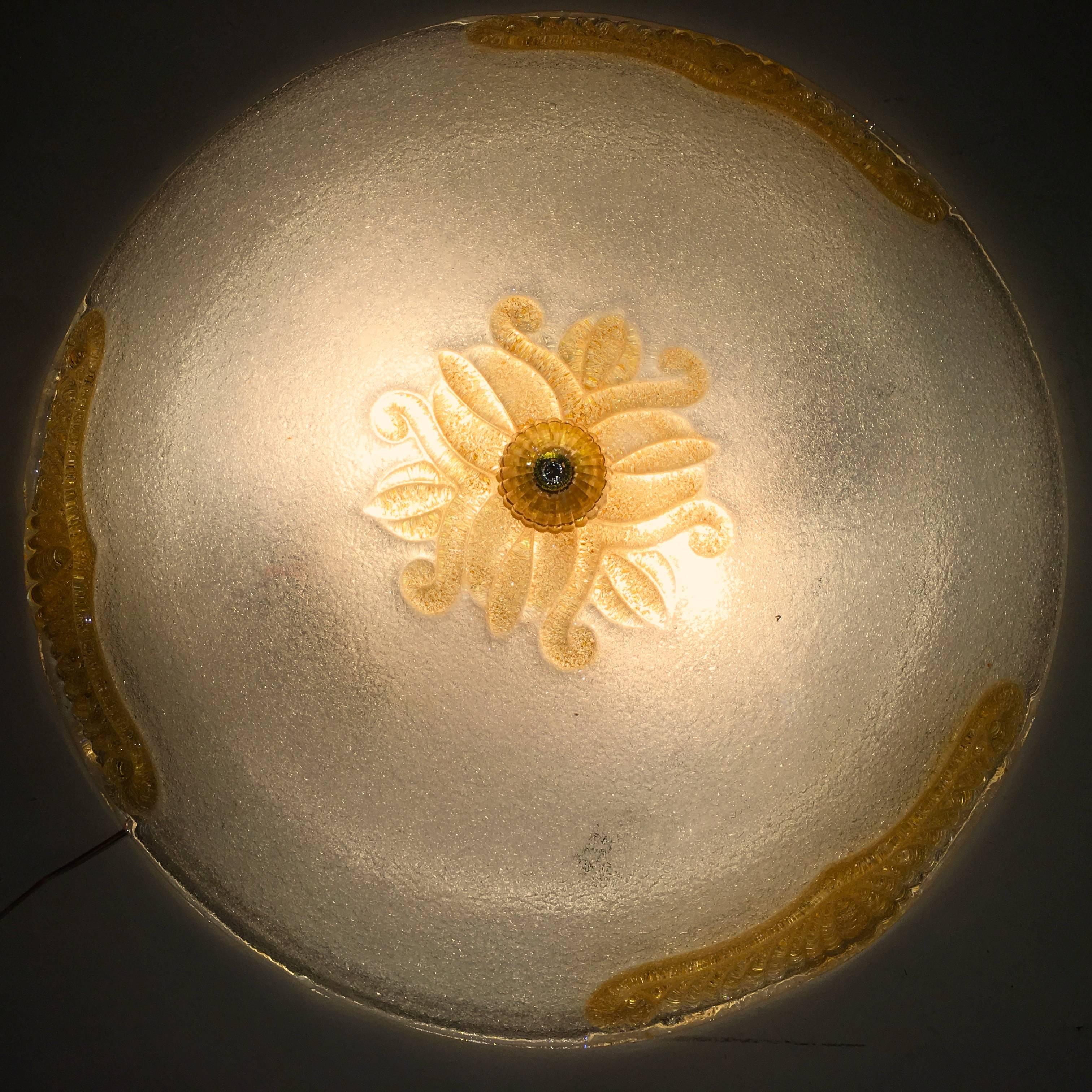 20th Century Murano Glass Ceiling Light or Flush Mount with Gold Inclusions by Barovier 1970s For Sale