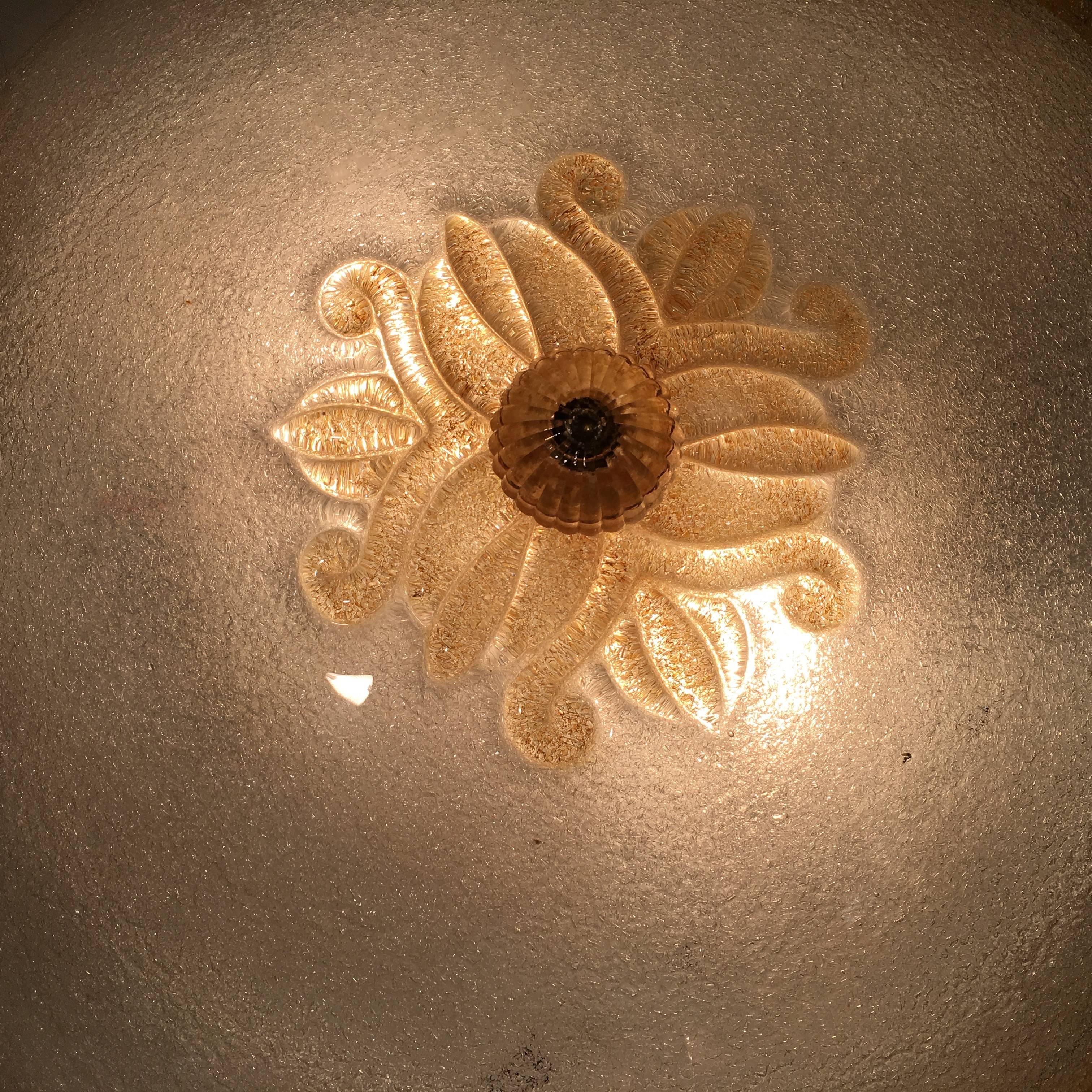 Murano Glass Ceiling Light or Flush Mount with Gold Inclusions by Barovier 1970s For Sale 7