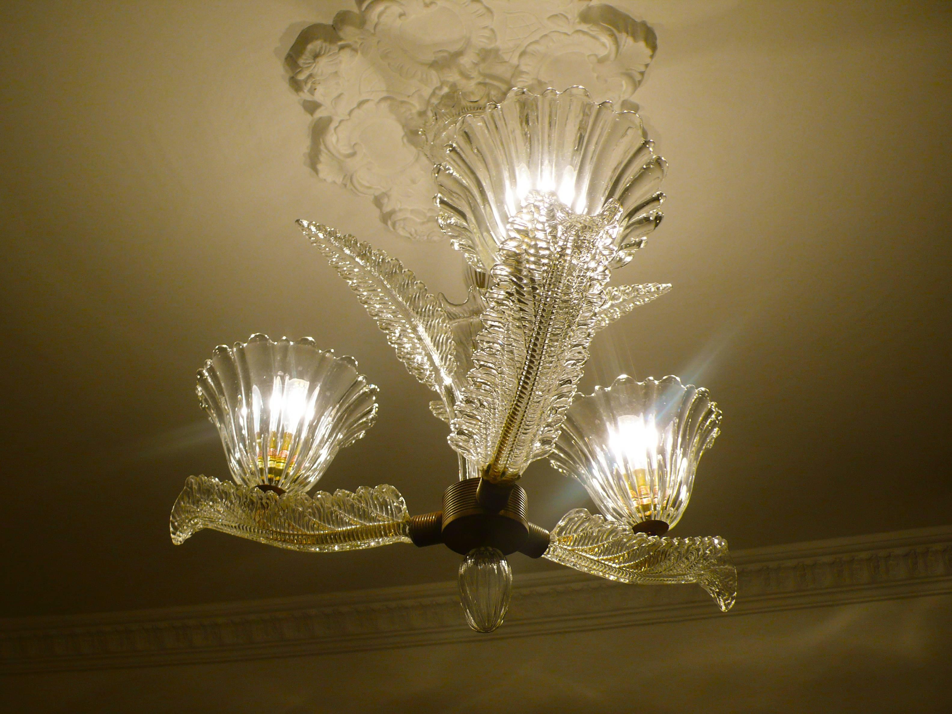Charming Murano Glass Chandelier by Ercole Barovier, 1940s For Sale 1