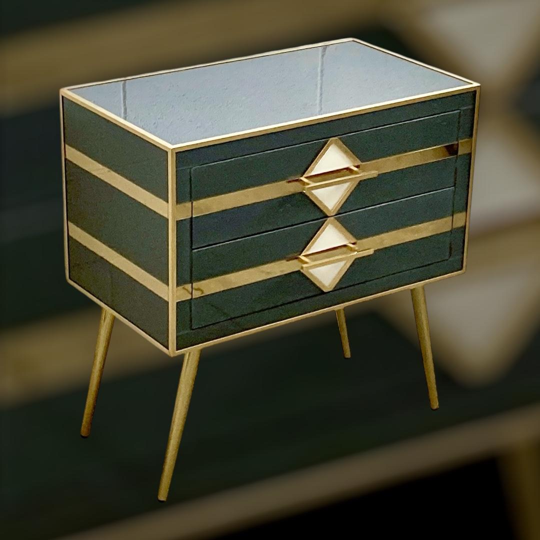 Verre d'art Paire de tables de chevet ou de commodes grises de style milieu de siècle en vente