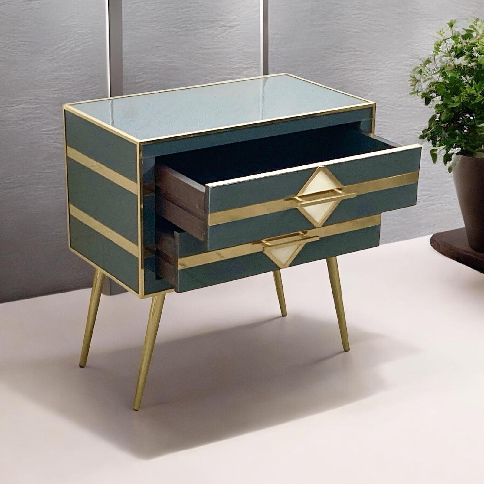 Paire de tables de chevet ou de commodes grises de style milieu de siècle en vente 3
