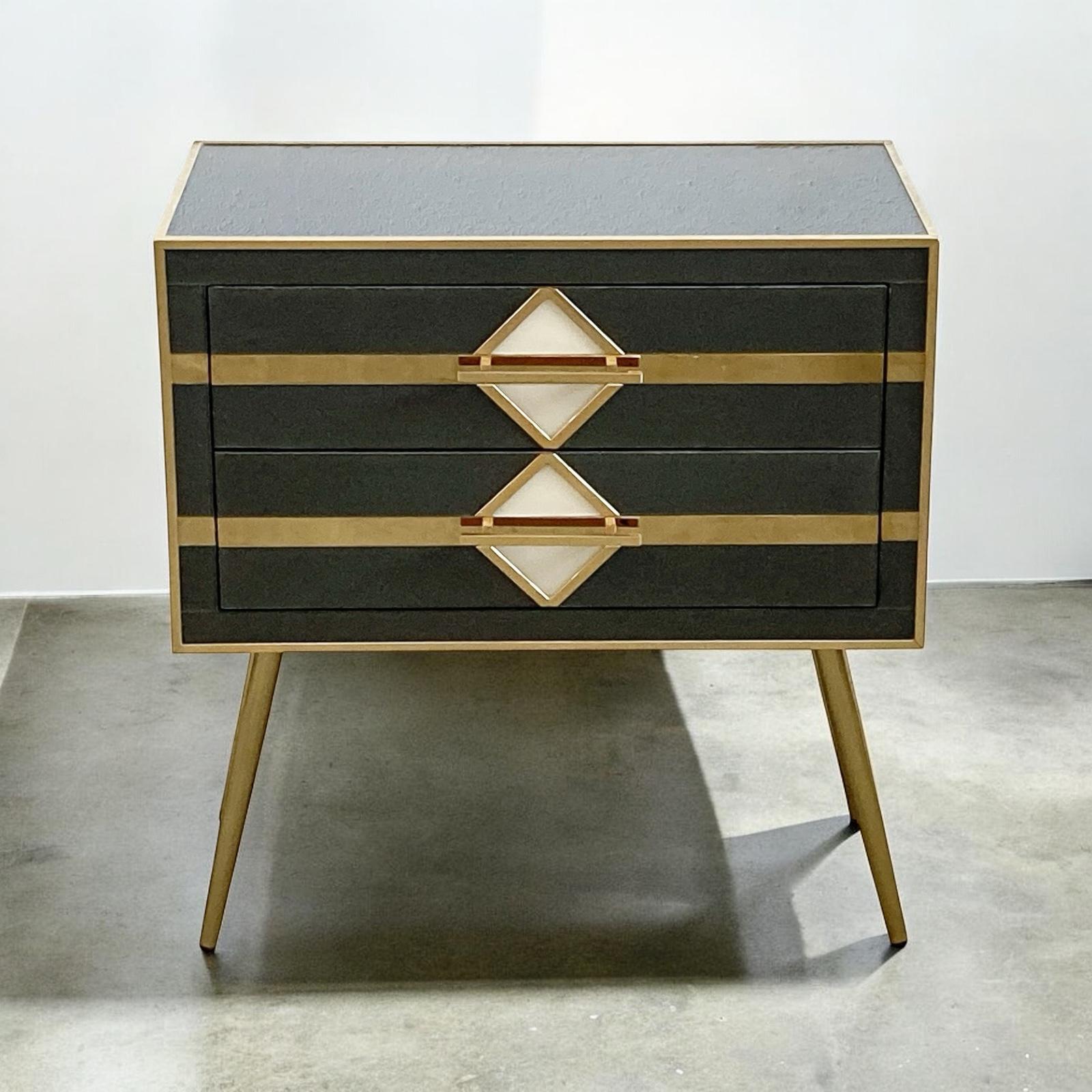Paire de tables de chevet ou de commodes grises de style milieu de siècle en vente 7