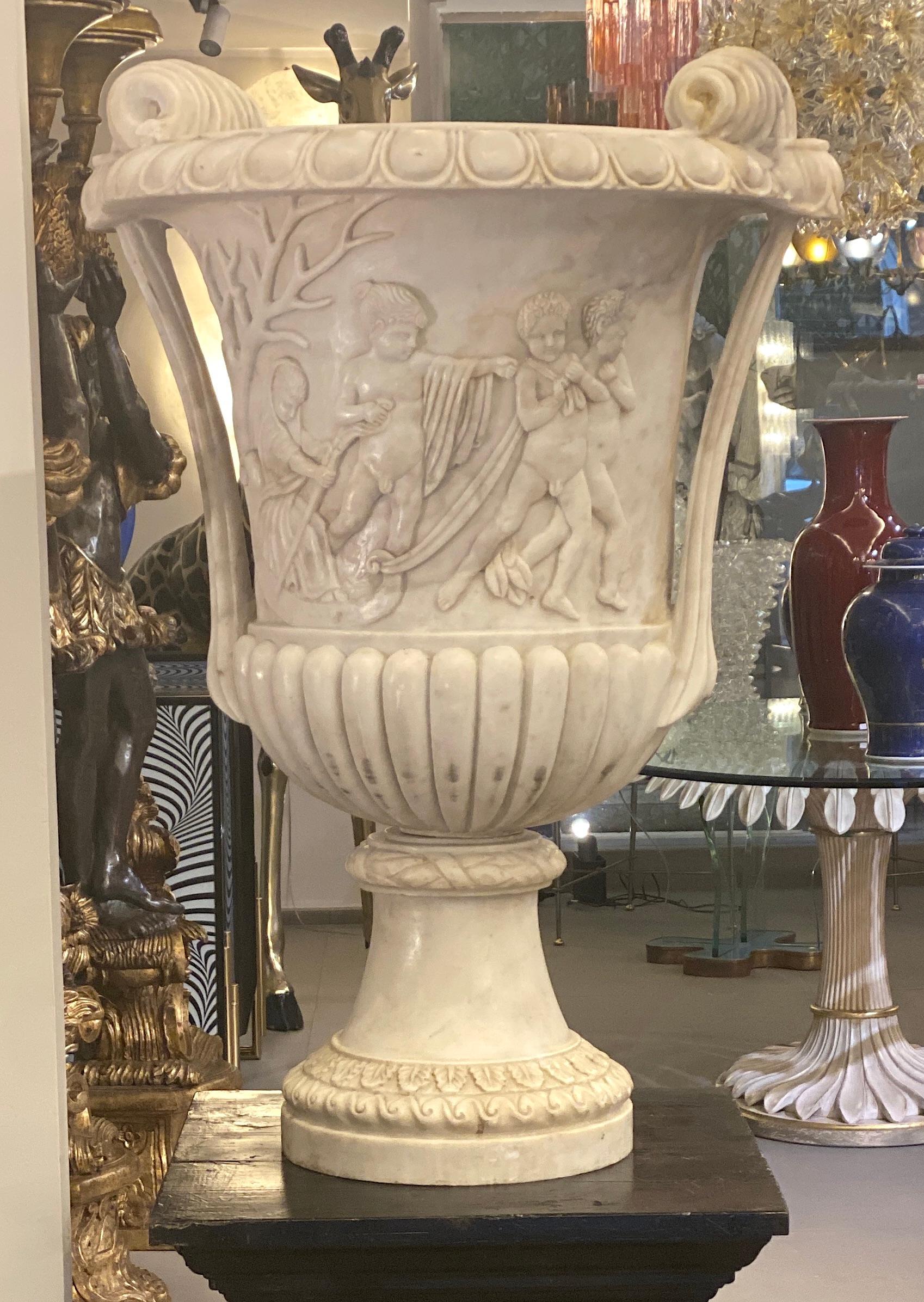 20th Century Pair of Exceptional Carrara White Marble Vases Grand Tour For Sale
