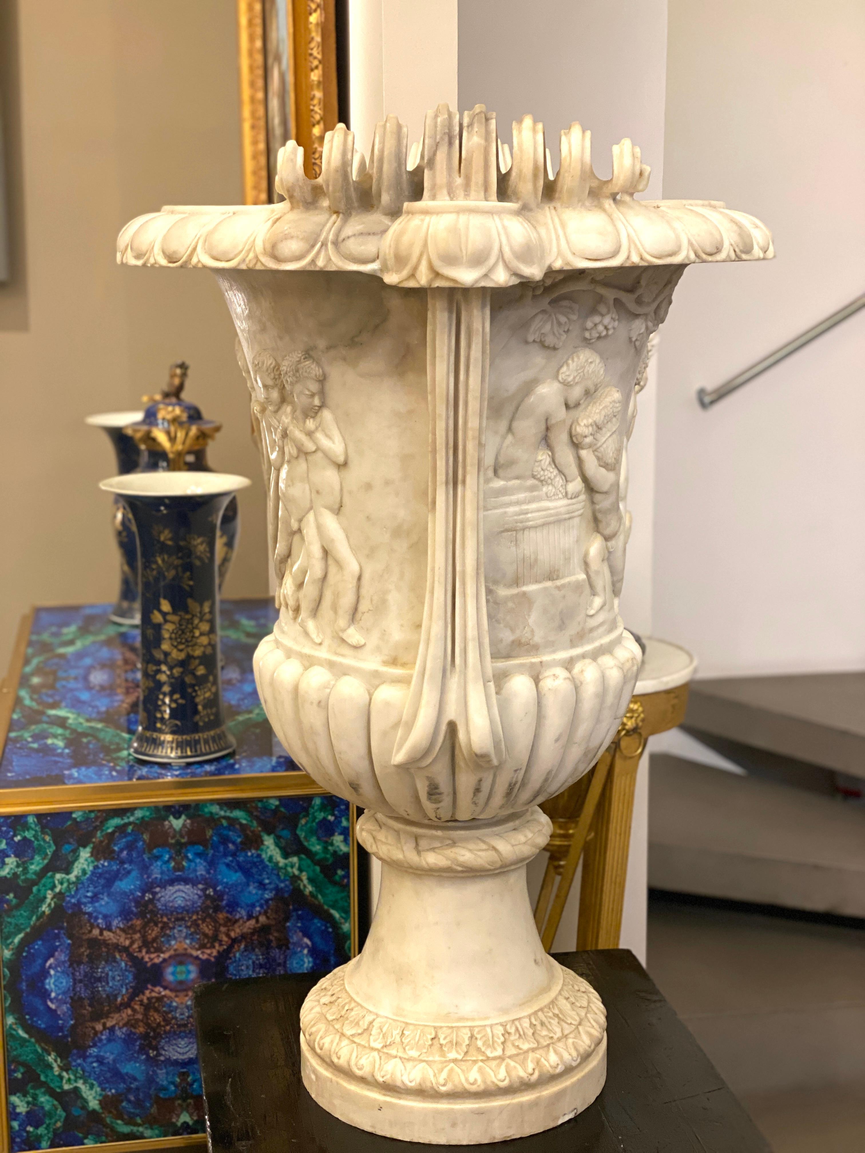 Pair of Exceptional Carrara White Marble Vases Grand Tour For Sale 1
