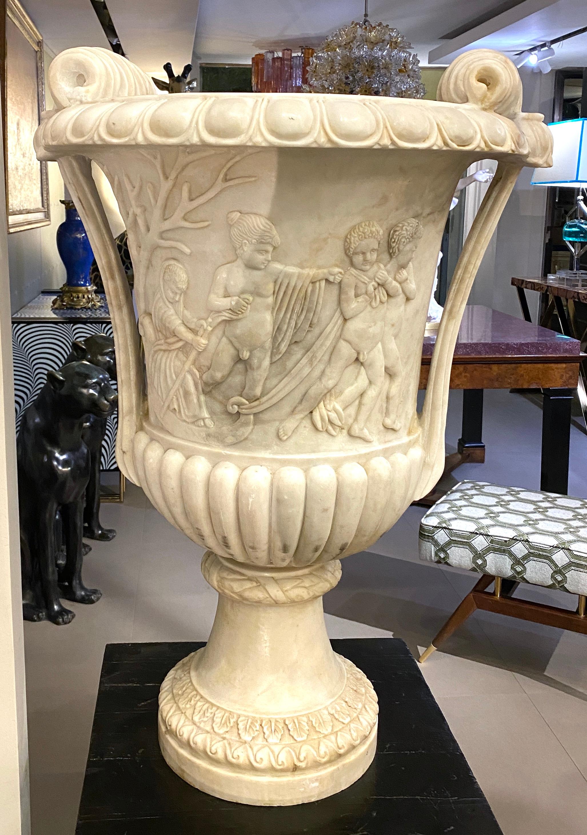 Pair of Exceptional Carrara White Marble Vases Grand Tour For Sale 4