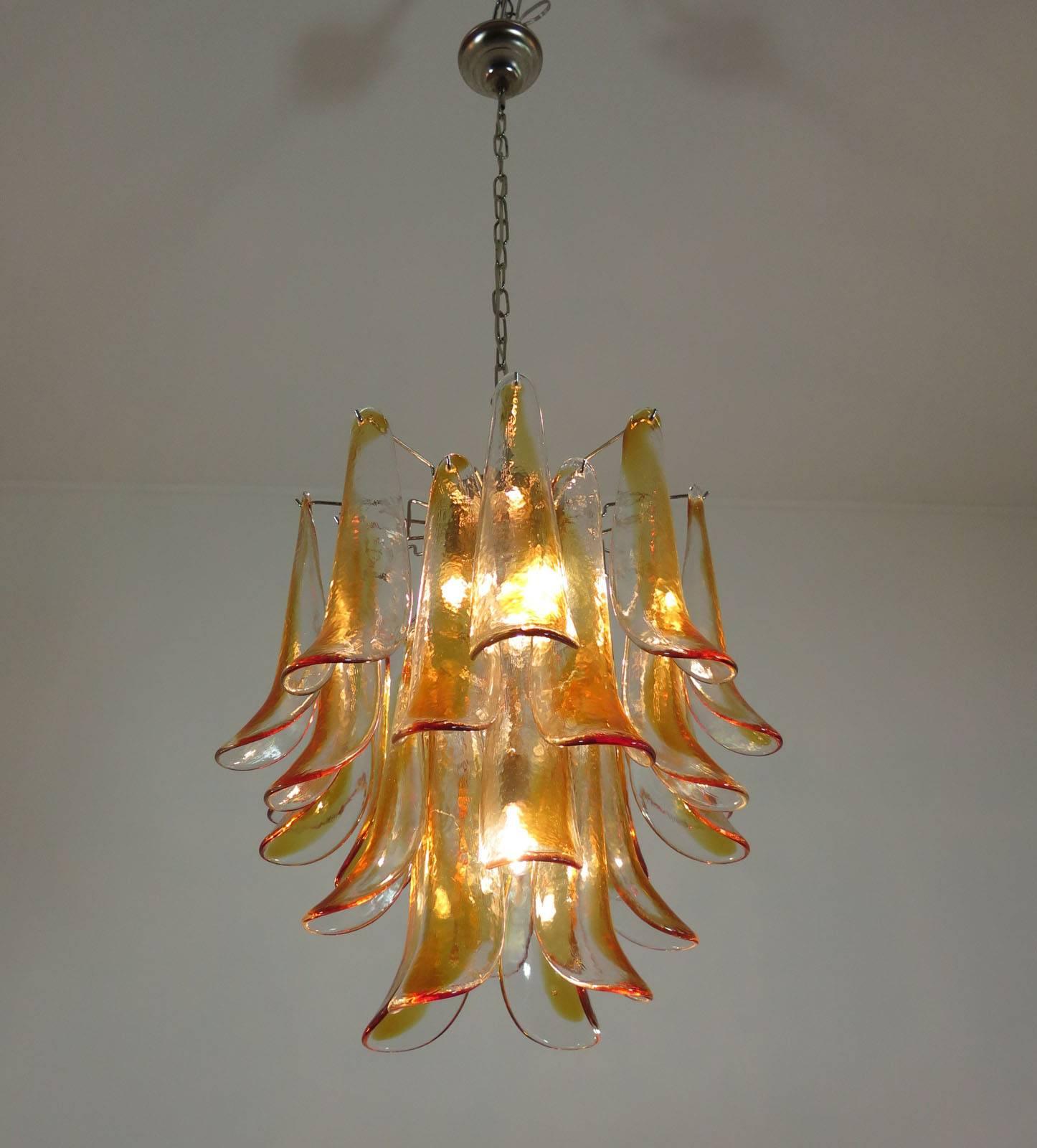 Pair of Charming Murano Chandelier, 1970s In Excellent Condition In Rome, IT