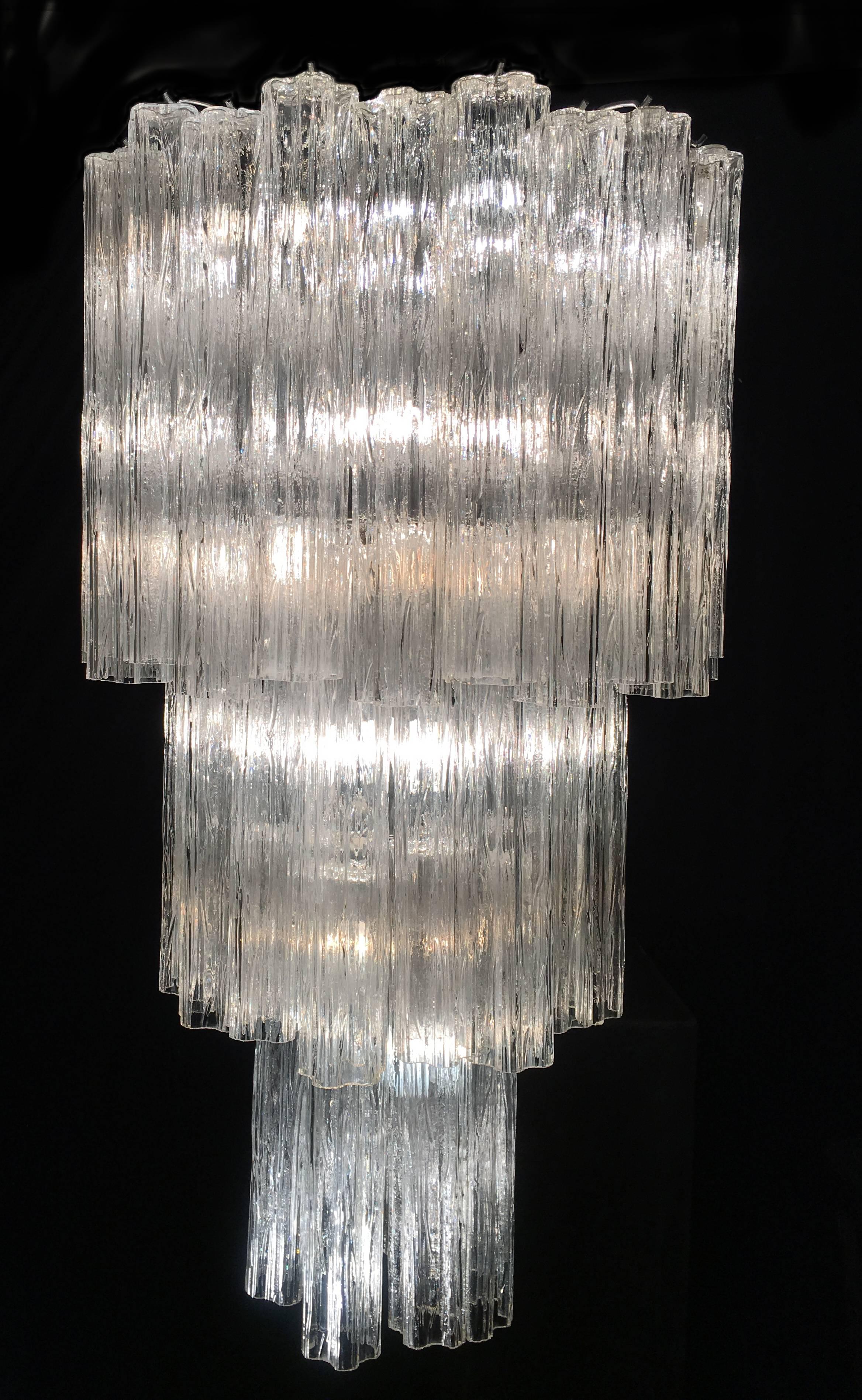 Amazing Pair of Tronchi Chandelier by Toni Zuccheri for Venini, 1960s In Excellent Condition In Rome, IT