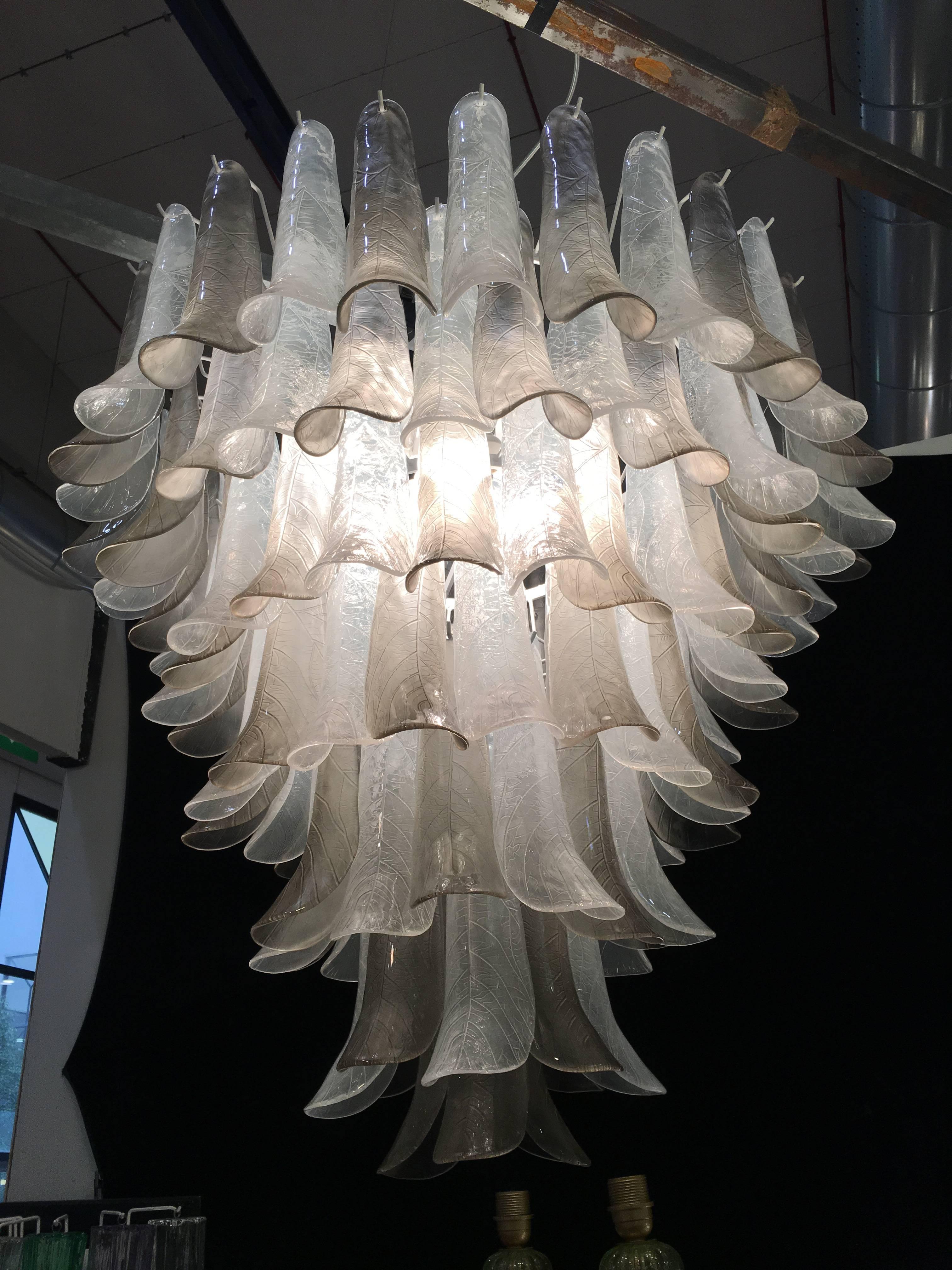 Italian Great Pair of Chandeliers in Precious Murano Glass For Sale