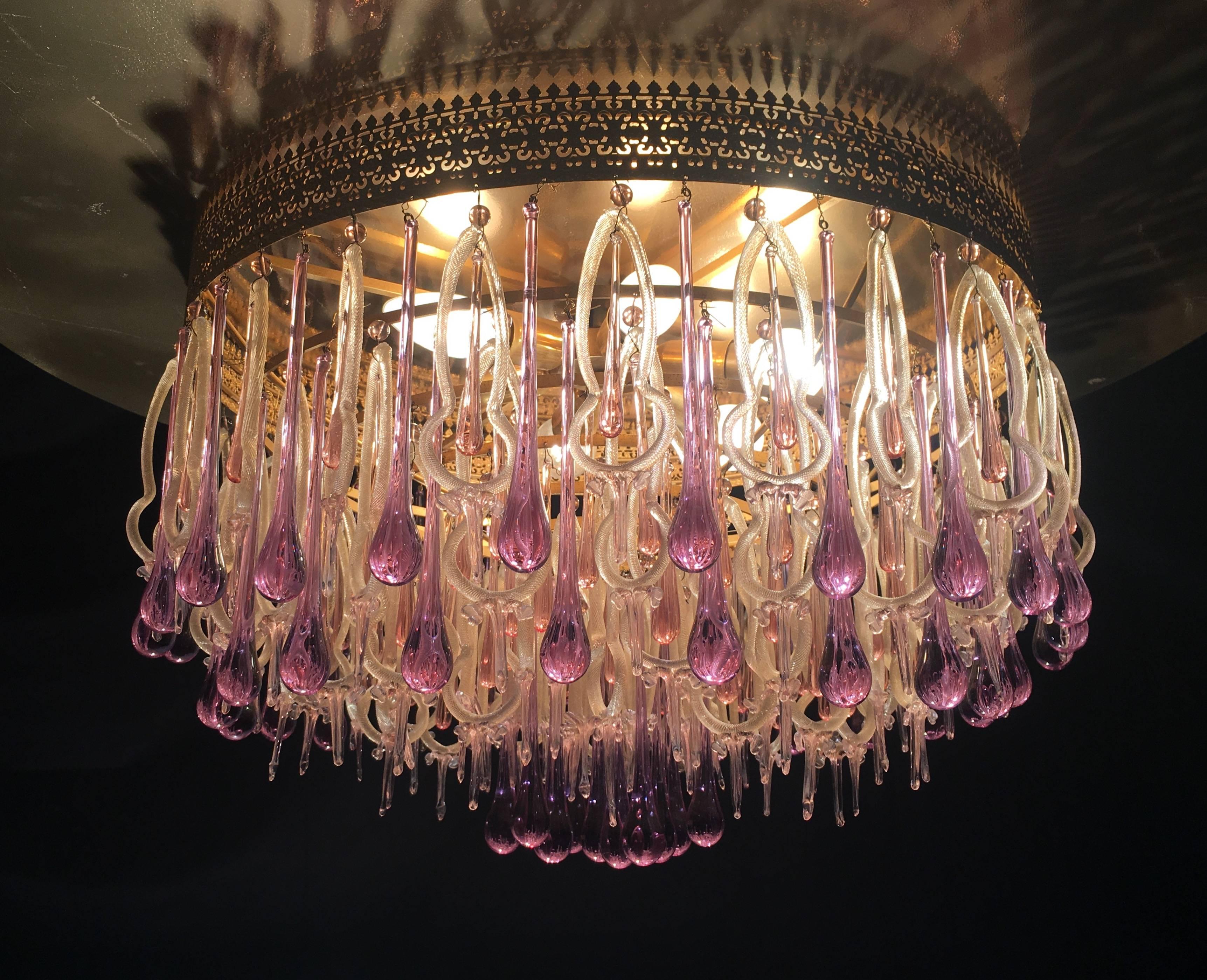 Extraordinary and Rare Chandelier Attributed to Barovier & Toso, 1960s In Excellent Condition For Sale In Rome, IT