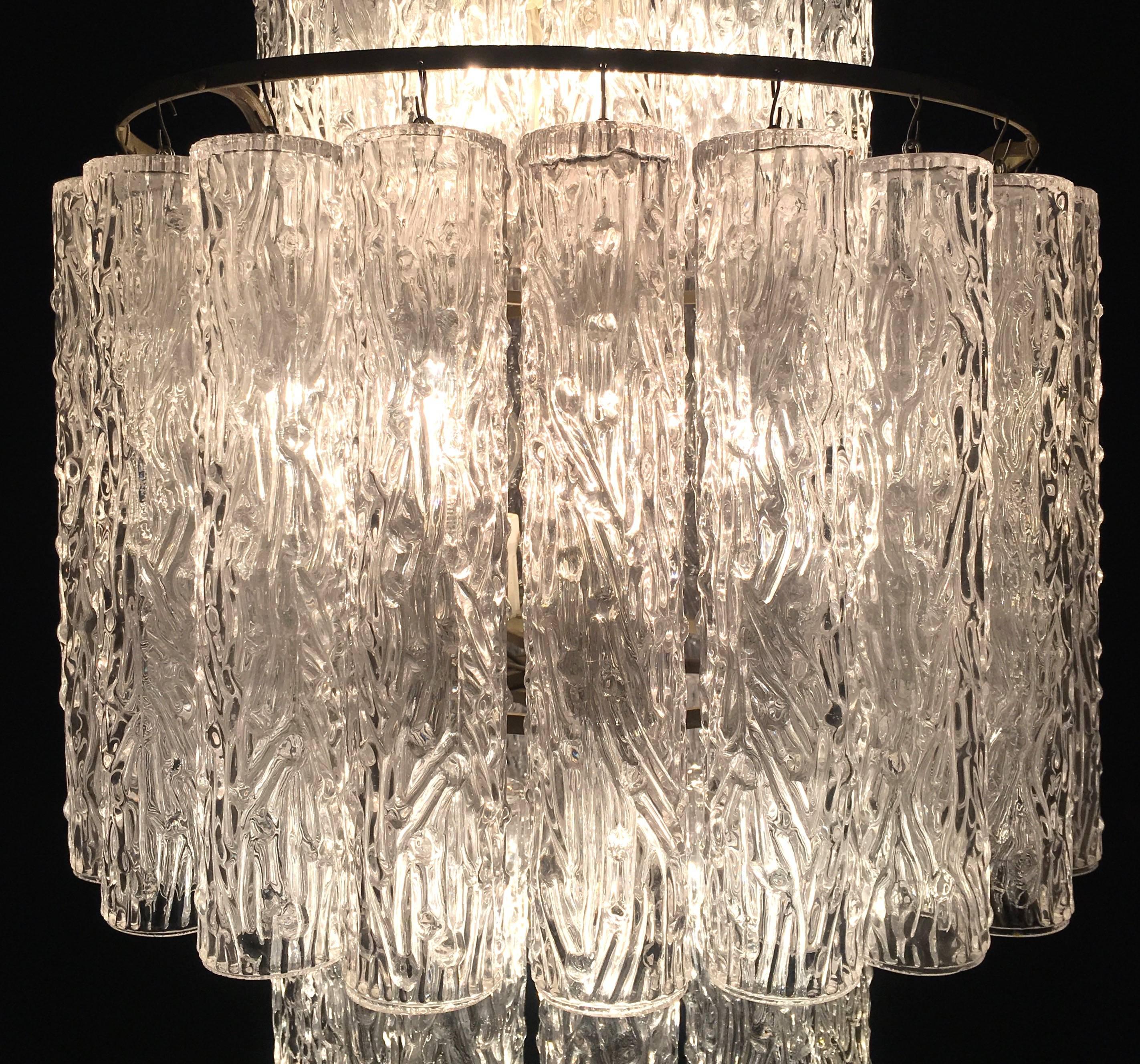 Elegant Pair of Murano Glass Tube Chandeliers In Excellent Condition In Rome, IT