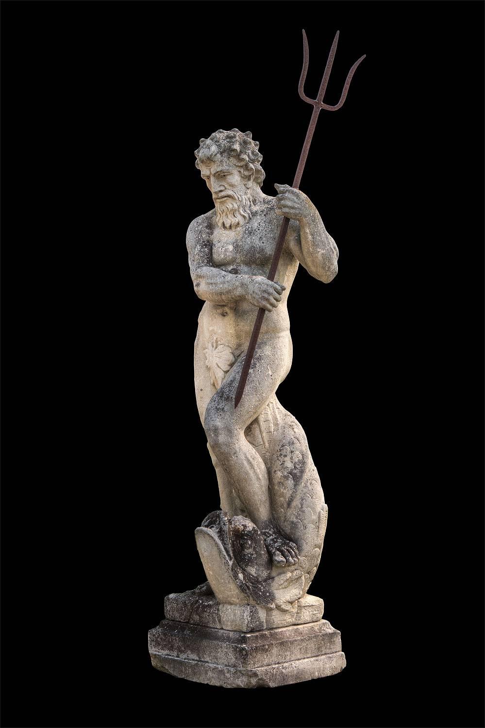 Neptune is the creator of horses and is the god of the sea as well as the owner of a powerful weapon, the Trident. Poseidon is the Greek Neptune and is one of the big three gods Zeus, Hades and Poseidon.
Proveniente from an important Villa