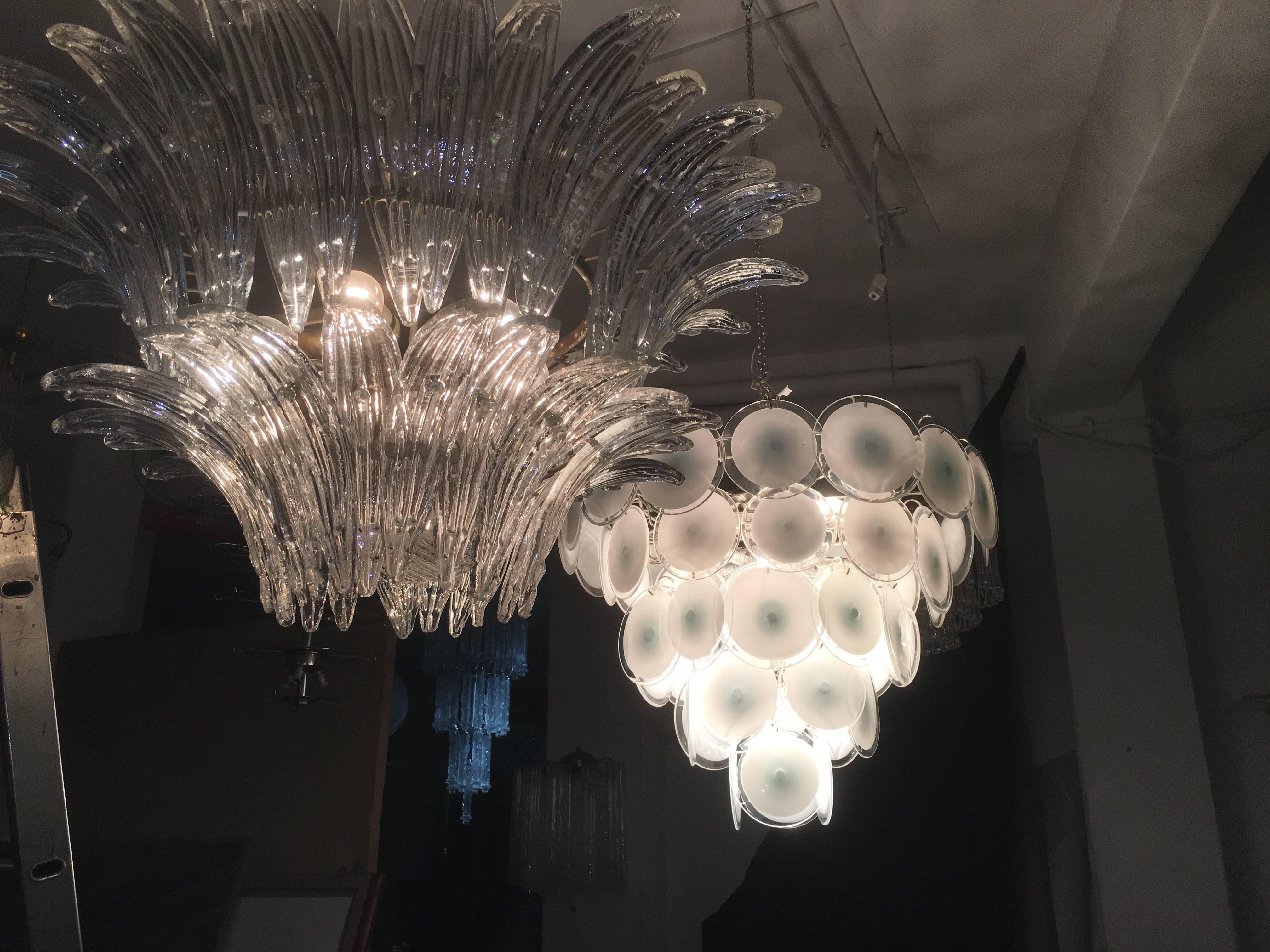 Charming Pair of Murano Disc Chandeliers by Vistosi, 1970s In Excellent Condition In Rome, IT