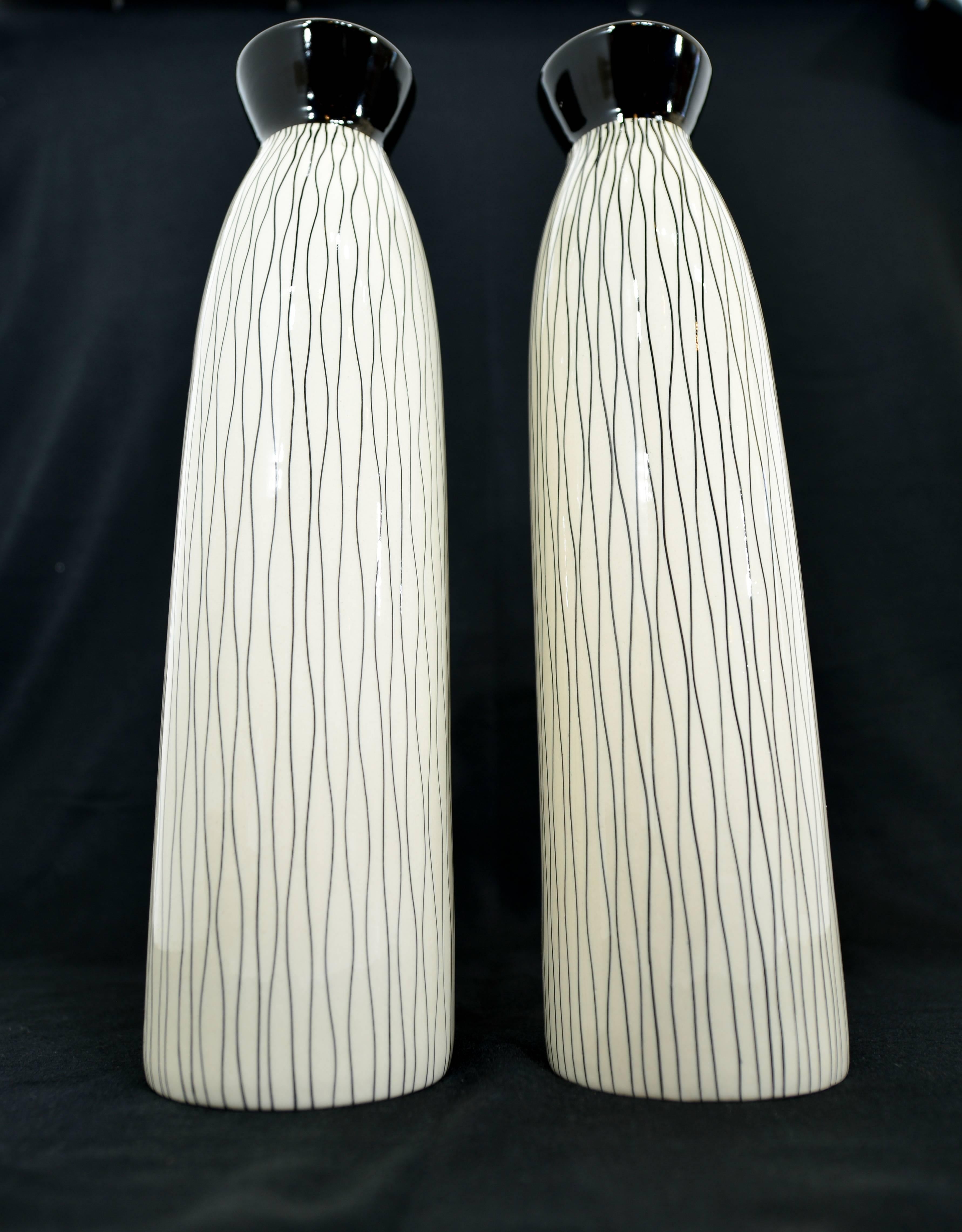 Late 20th Century Pair of German Ceramic Vases For Sale