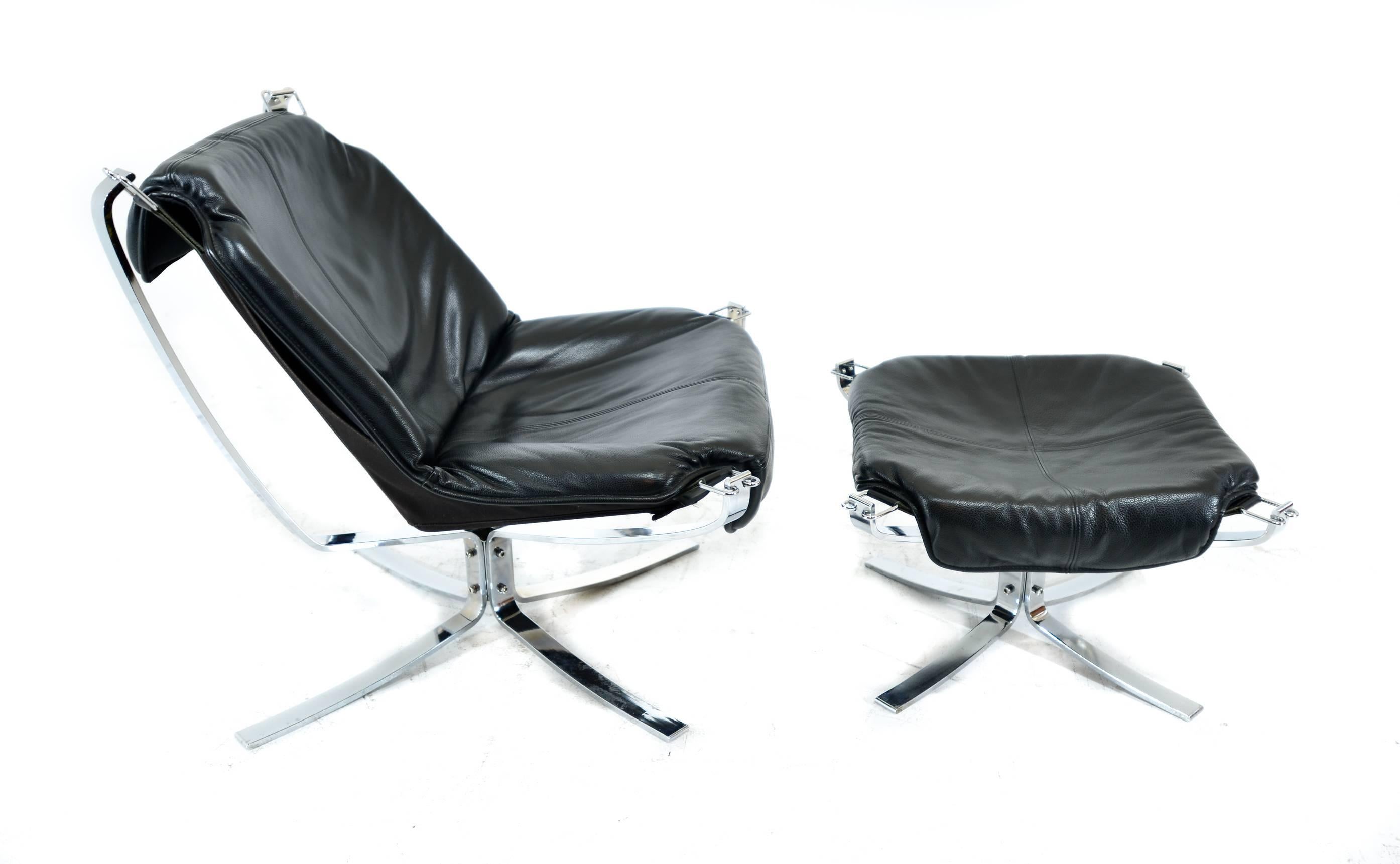 Sigurd Resell Falcon Chair with Ottoman In Good Condition In Mexico, D.F.