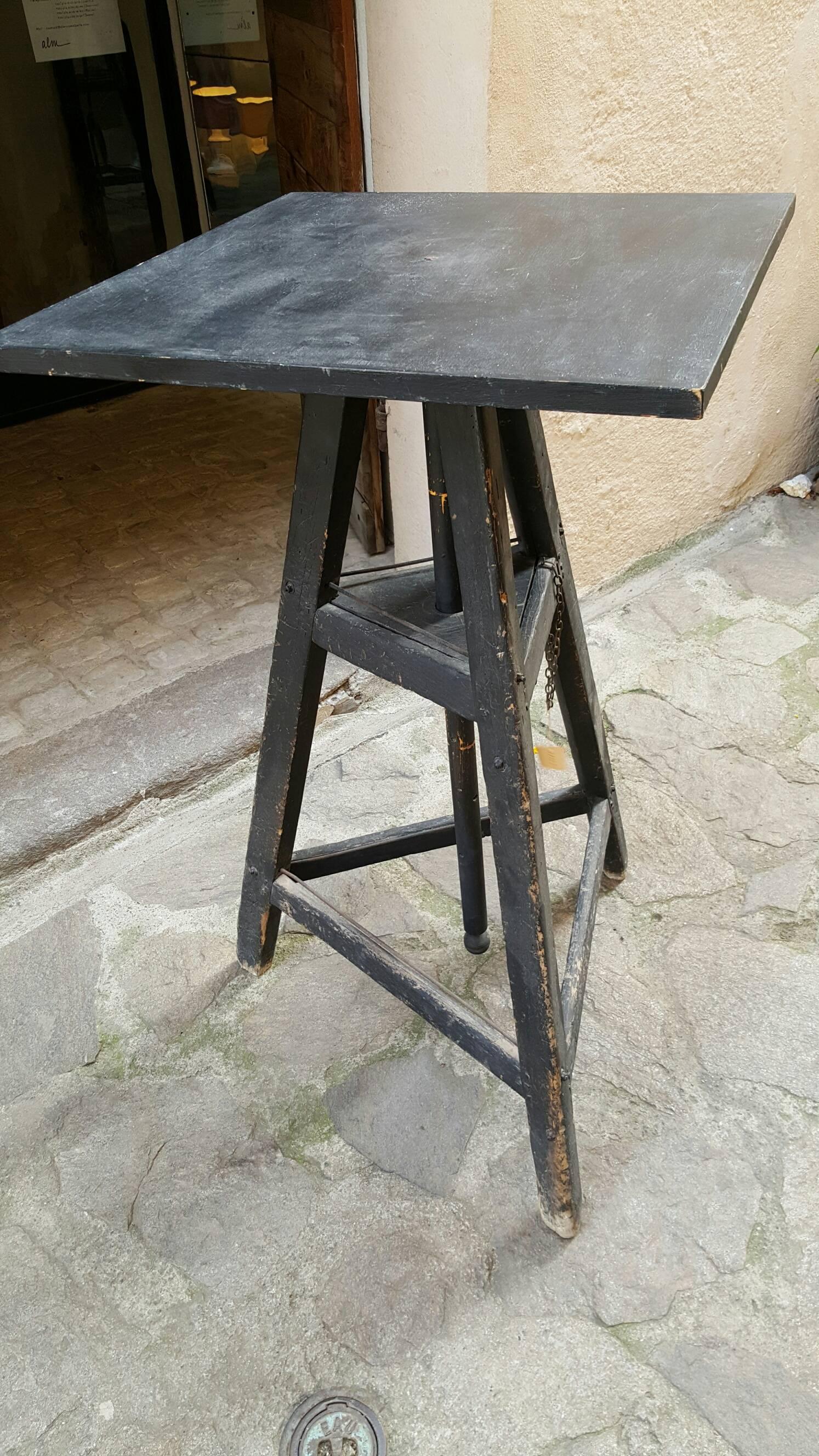 Artist Stand, Adjustable Height, Painted Wood For Sale 1