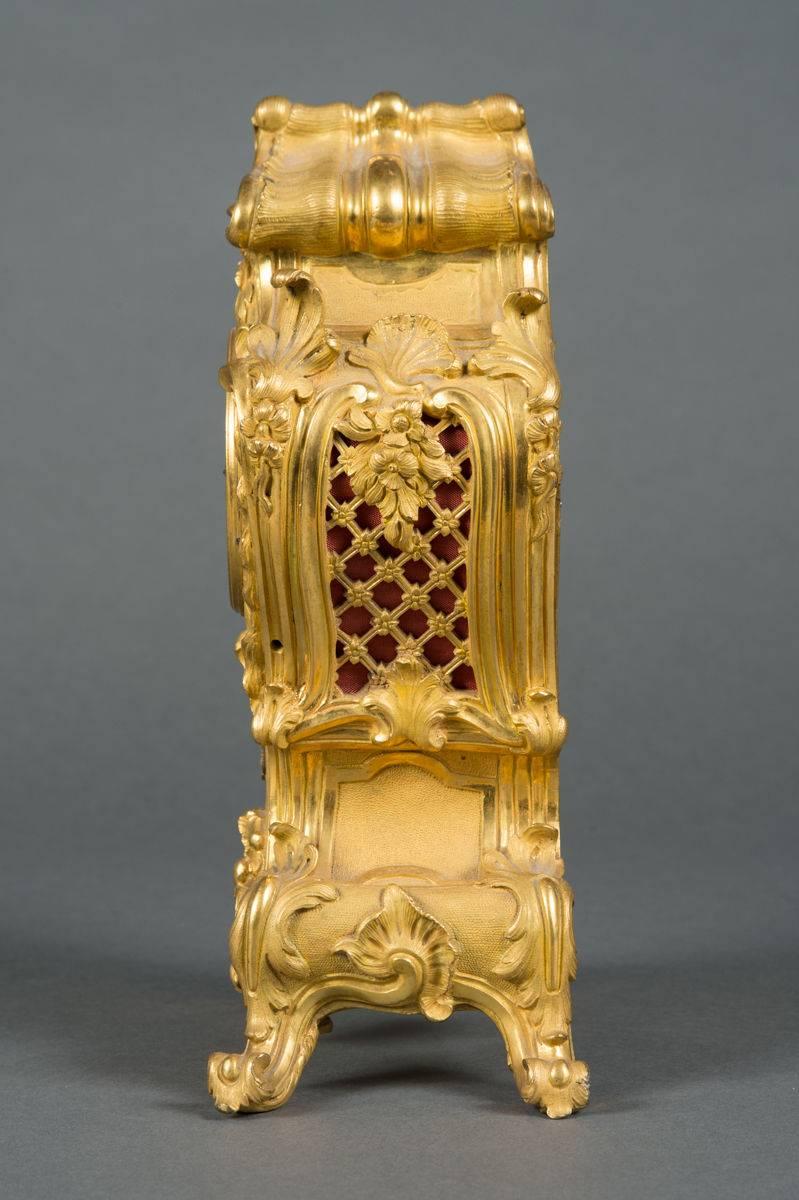 Seltene Goldbronze-Schreibtischuhr aus dem 18. Jahrhundert von Etienne Le Noir, Paris (Bronze) im Angebot