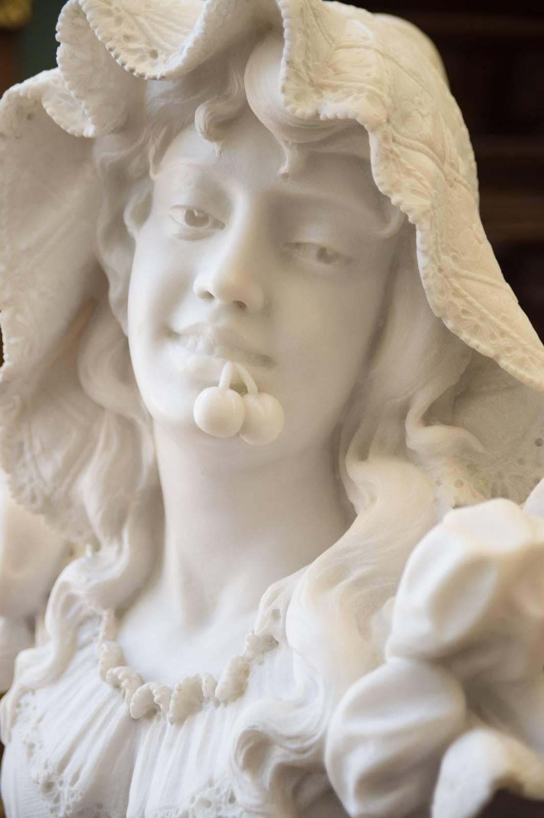 Antique Italian Carrara Marble Bust of a Young Lady In Good Condition In Los Angeles, CA