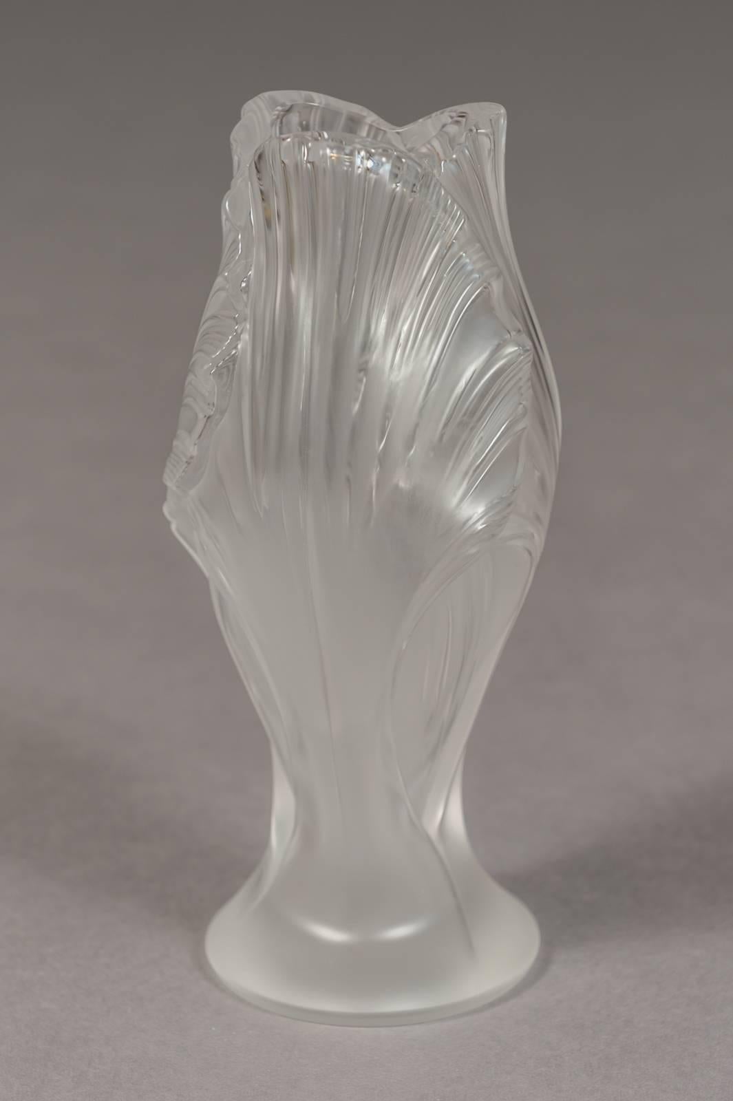 Lalique France Crystal Iris Vase In Excellent Condition In Los Angeles, CA