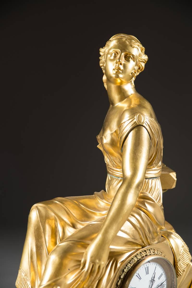 Große französische figurale Kaminuhr aus vergoldeter Bronze des 19. Jahrhunderts (Napoleon III.) im Angebot