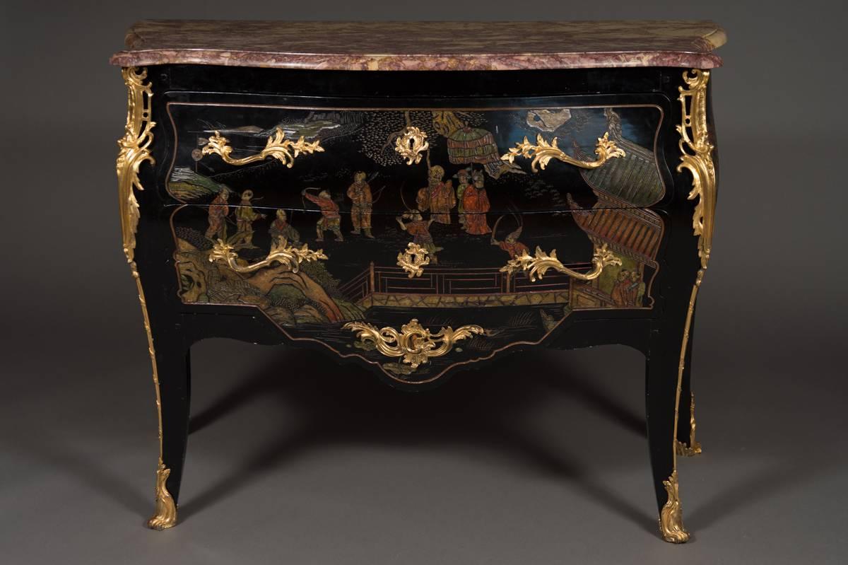 French Antique Louis XV Style Gilt Bronze Mounted Chinoiserie Commode In Good Condition For Sale In Los Angeles, CA