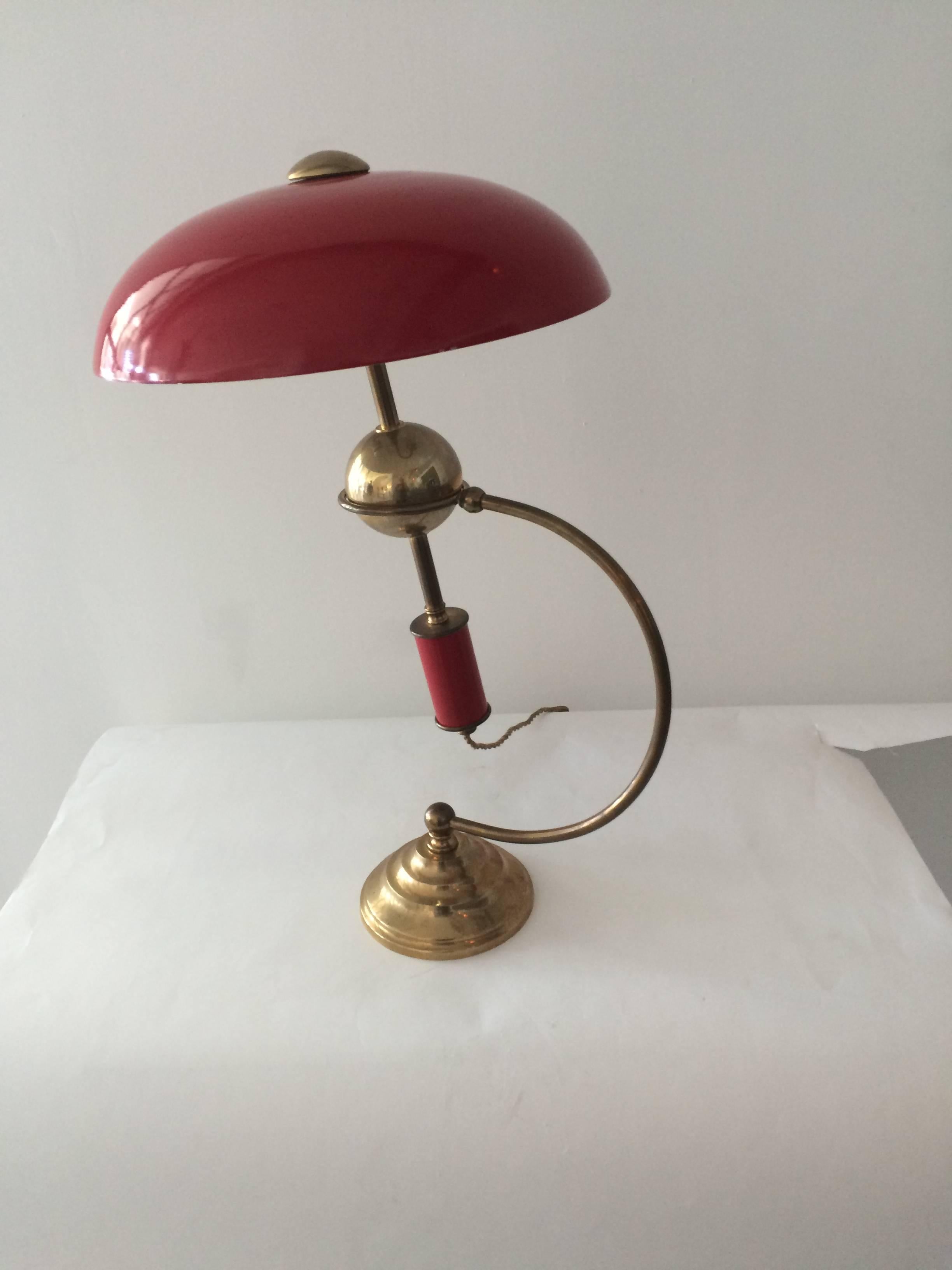 Most beautiful Two-Tone Italian Brass and Red Table Lamp, 1950s. Adjustable with counter-balance. 